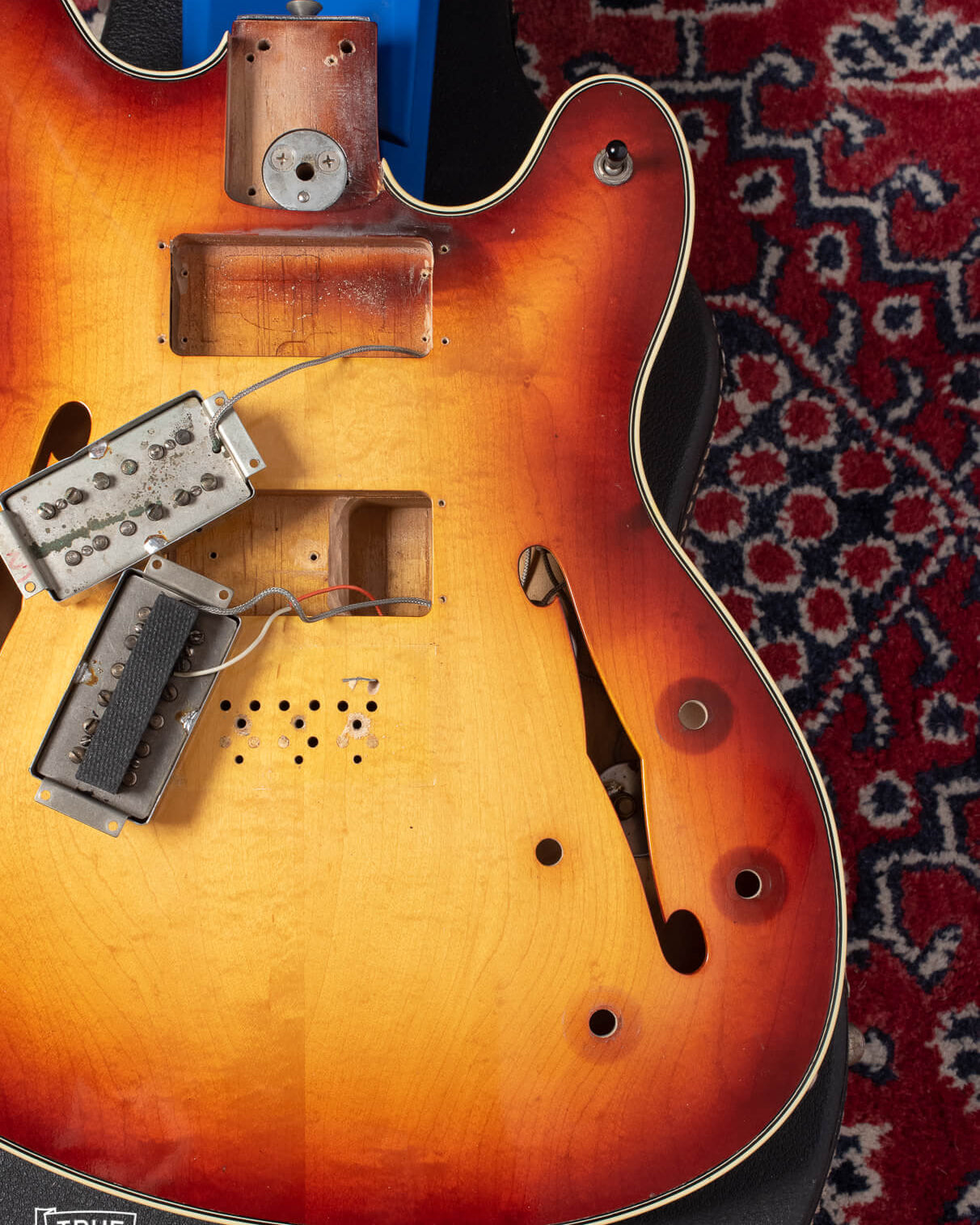 Faded dark Sunburst on Fender Starcaster prototype