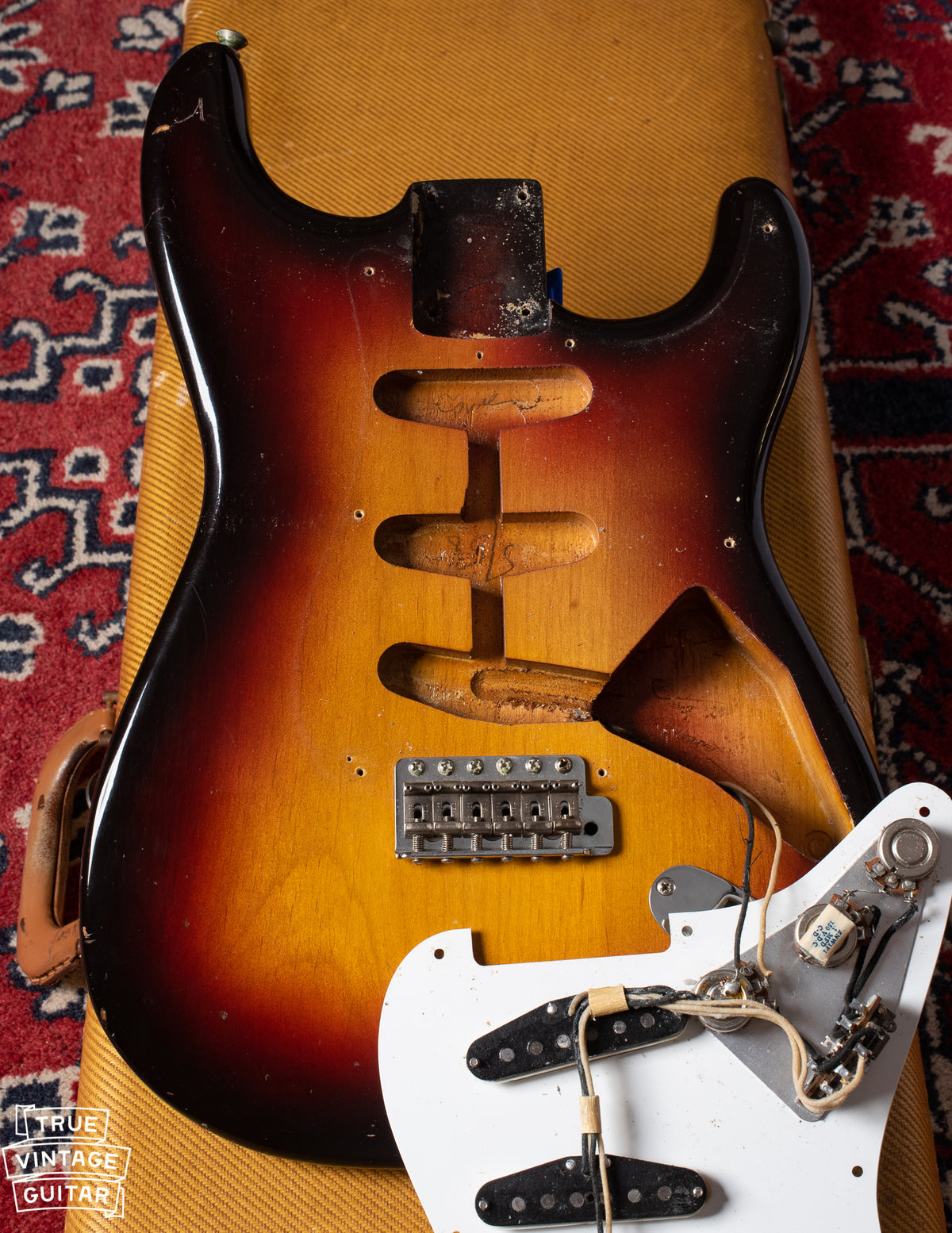 Fender Stratocaster 1958 body under pickguard, cavities