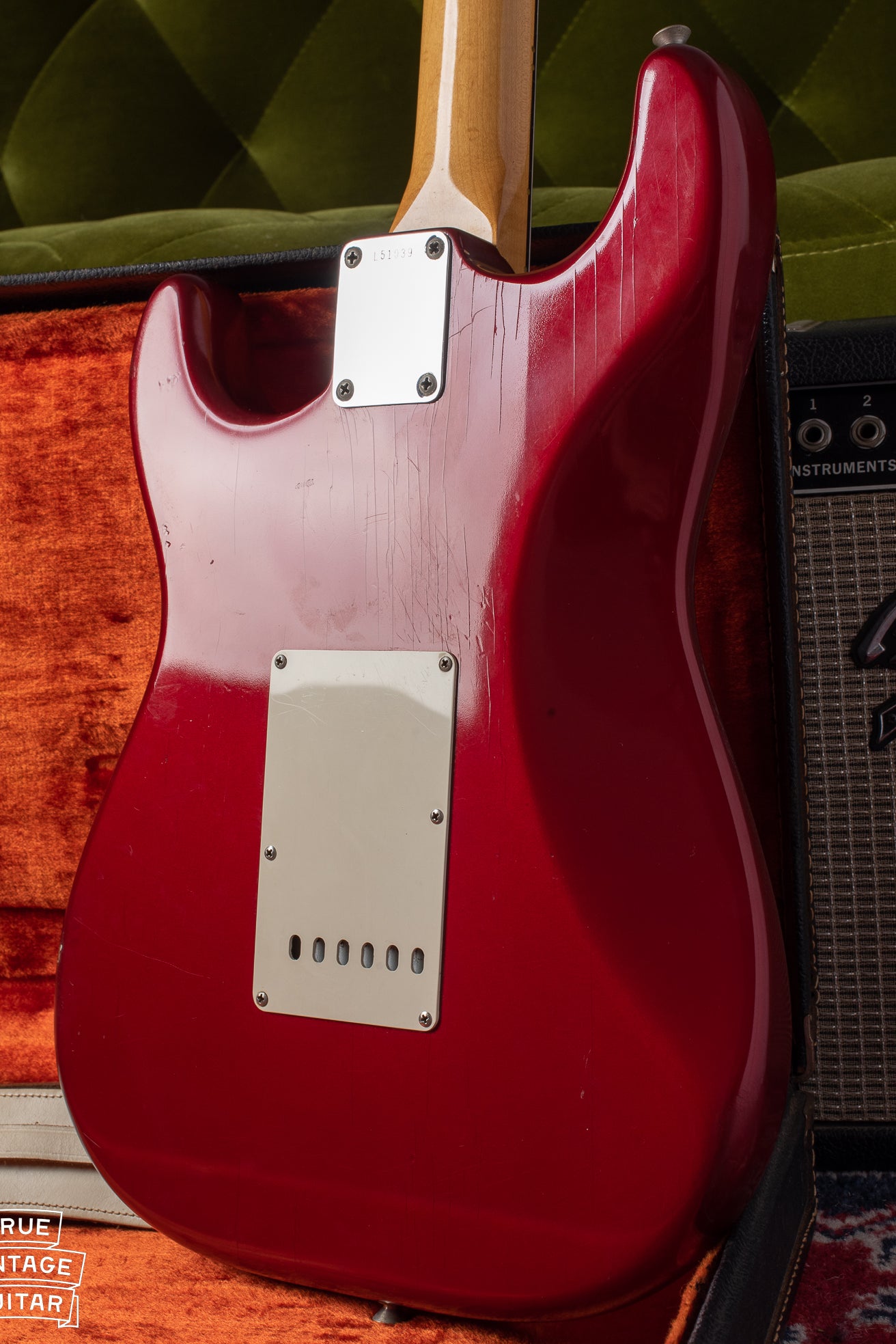 Vertical finish check on 1965 Fender Stratocaster candy apple red