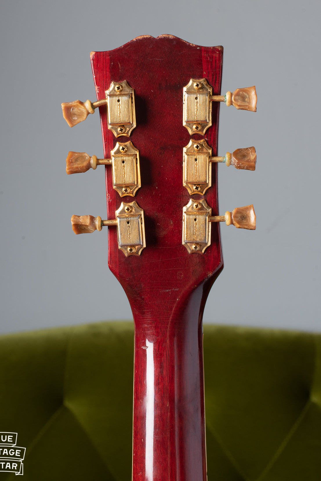 Gold Kluson tuners with original shrunken buttons