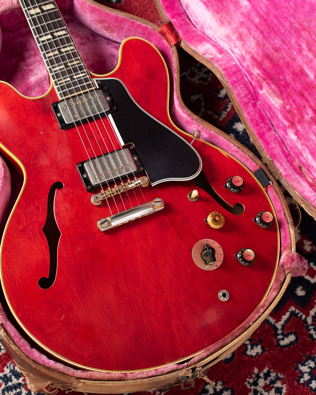 Red Gibson Electric guitar 1960 ES-345 stop tail long guard