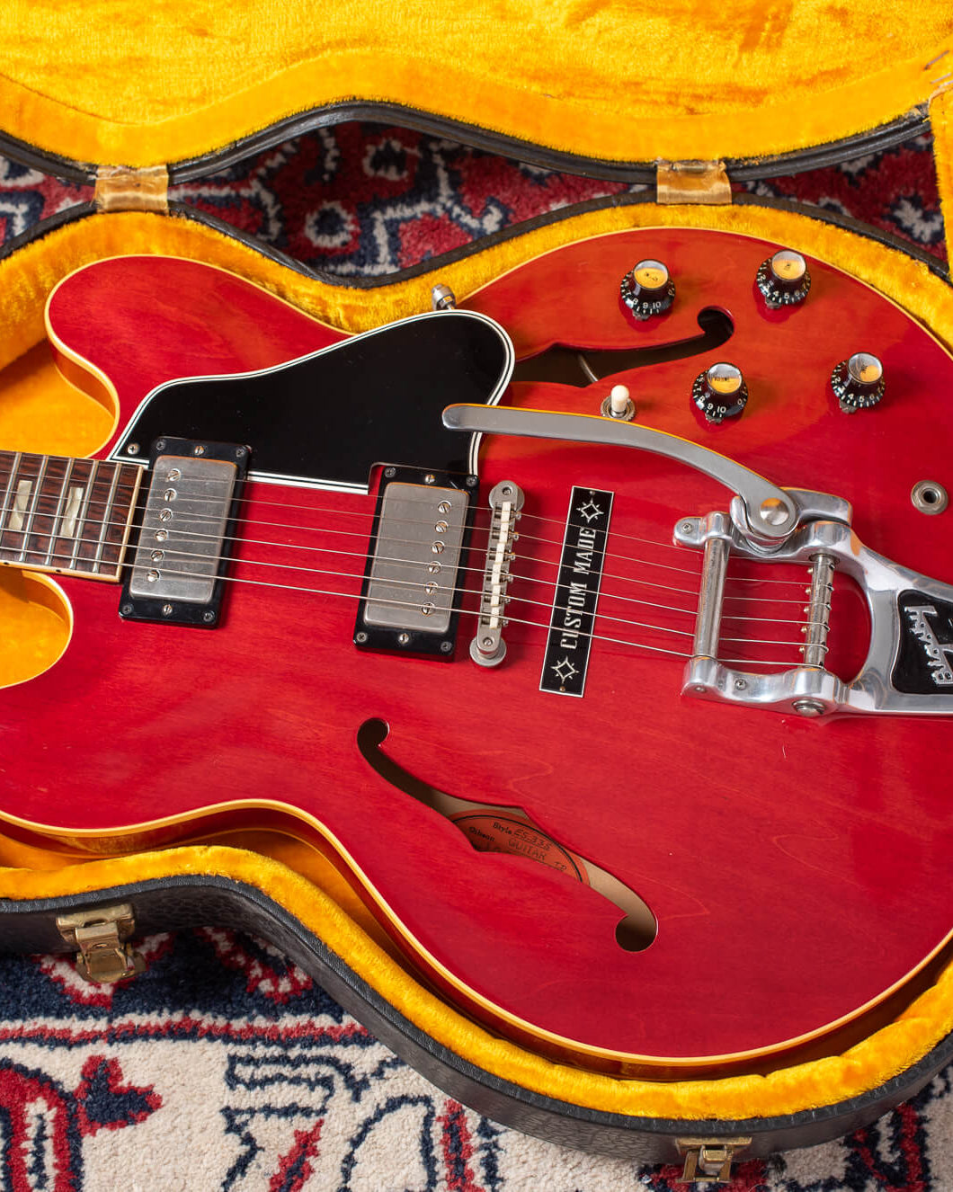 Gibson ES-335 1963 Cherry Red with Bigbsy in original case