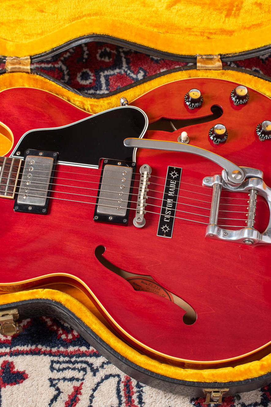 Gibson ES-335 1963 Cherry Red with Bigbsy in original case
