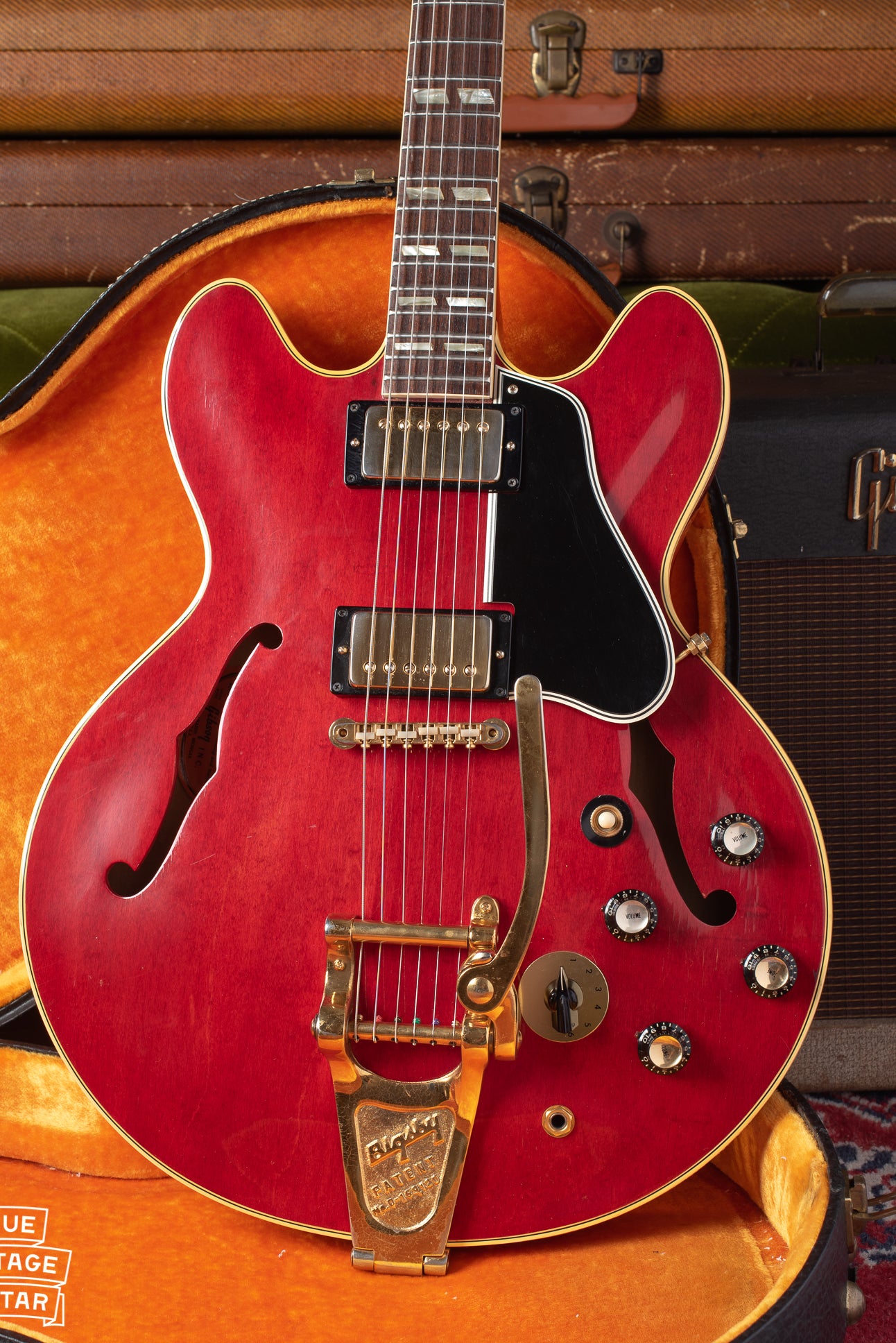 Gibson ES-345 1966 red guitar with gold parts