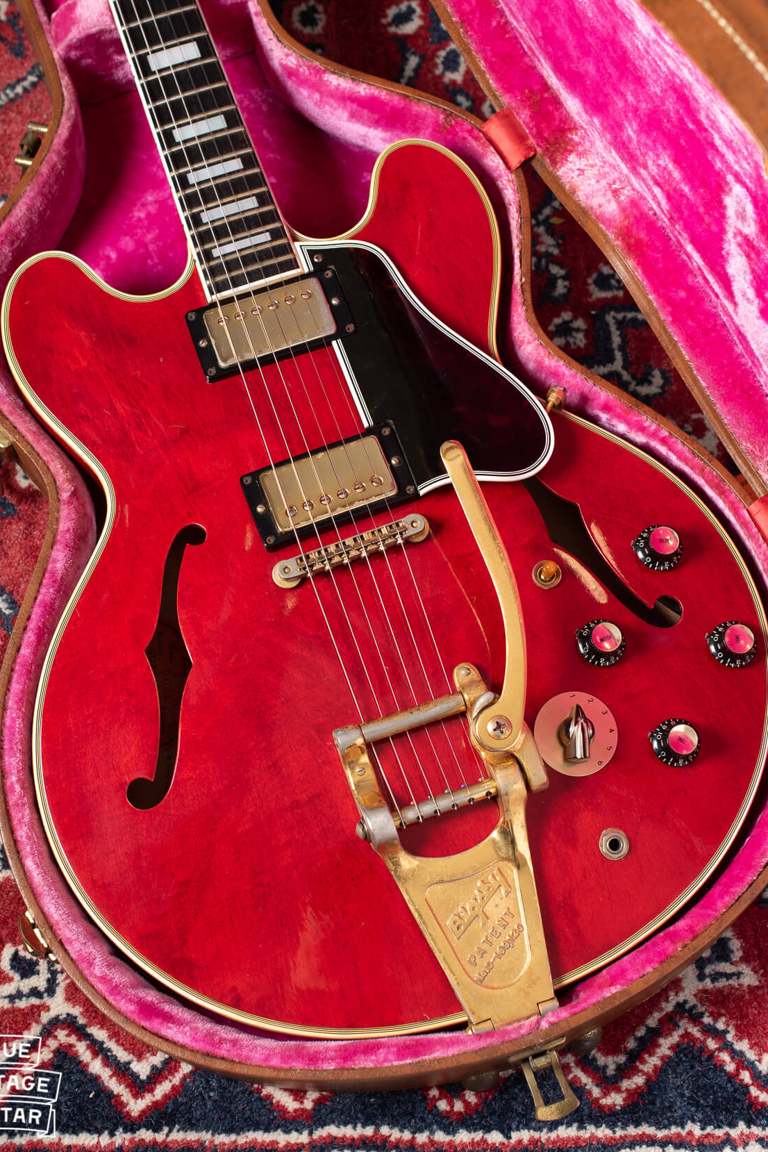 Gibson ES-355 Cherry Red 1961 in pink and brown case.
