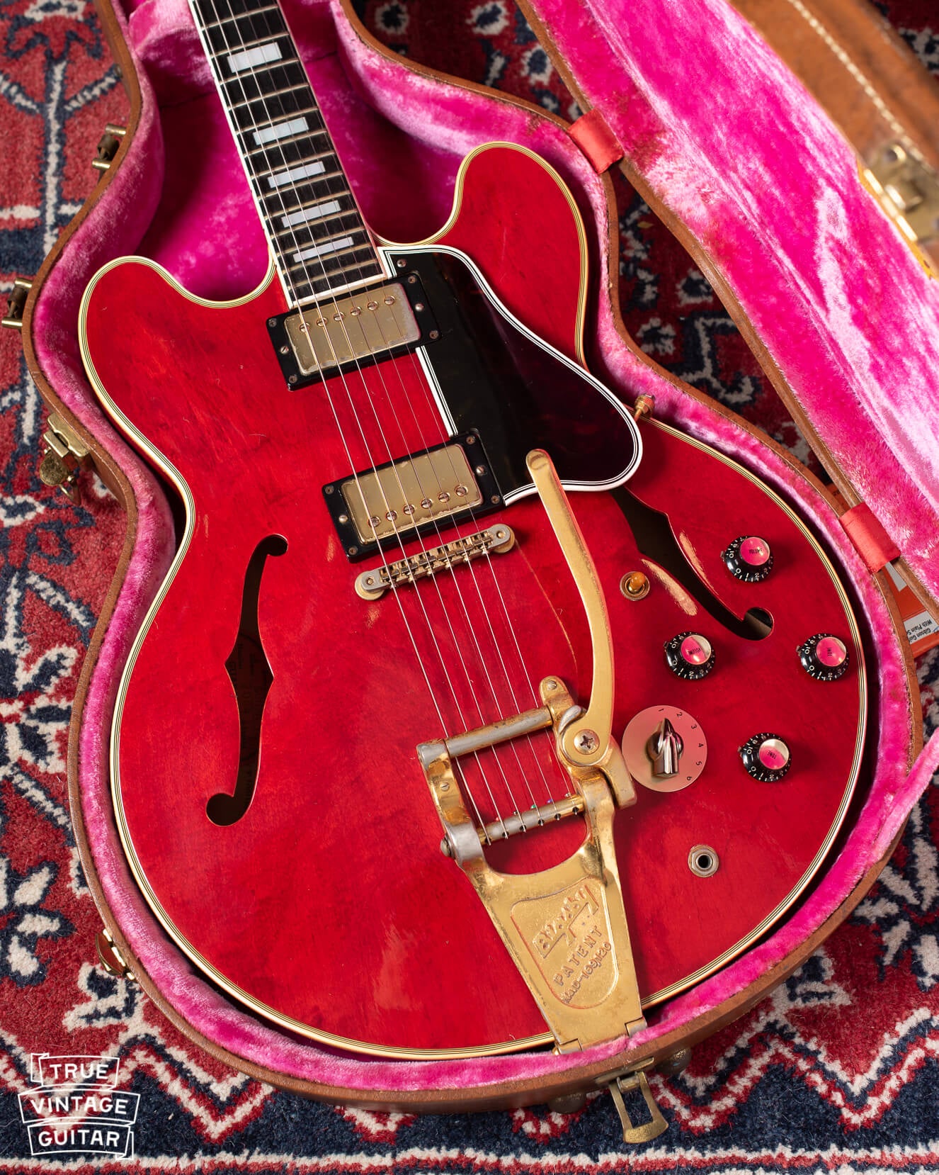 Gibson ES-355 Cherry Red 1961 in pink and brown case.
