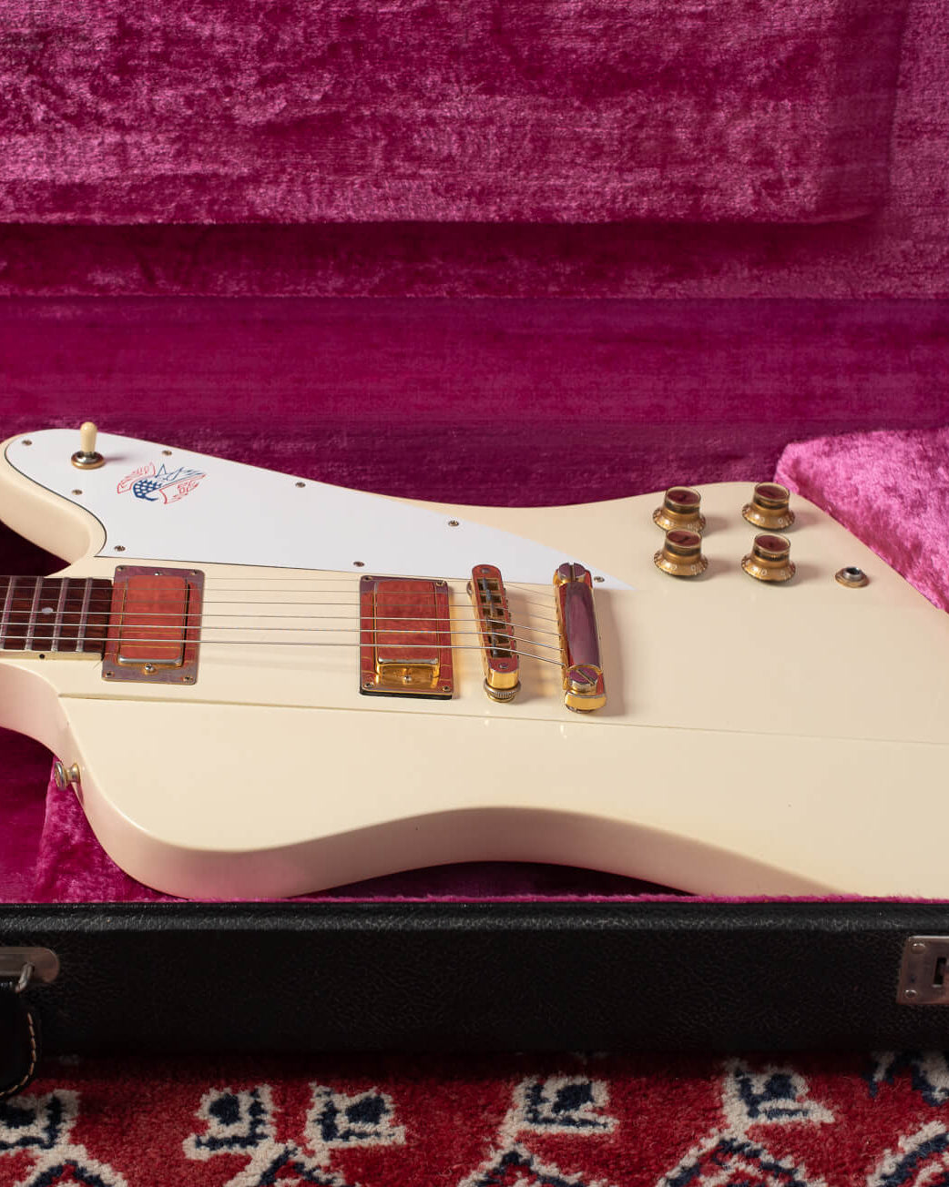 Gibson Firebird 76 1977 White in original case side view