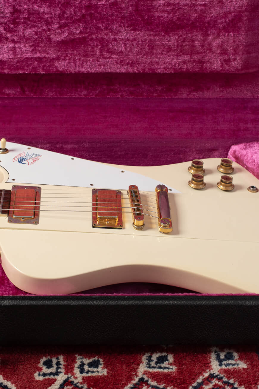 Gibson Firebird 76 1977 White in original case side view