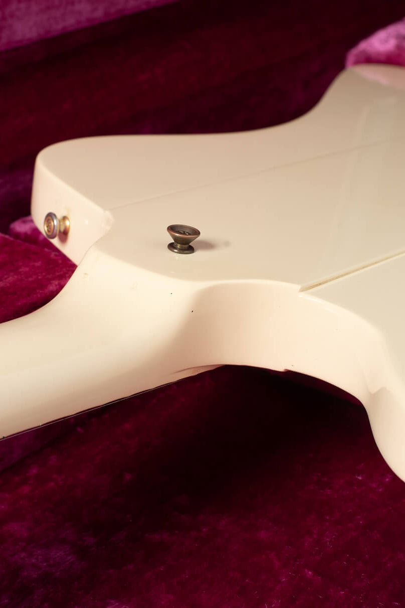 Neck through body construction