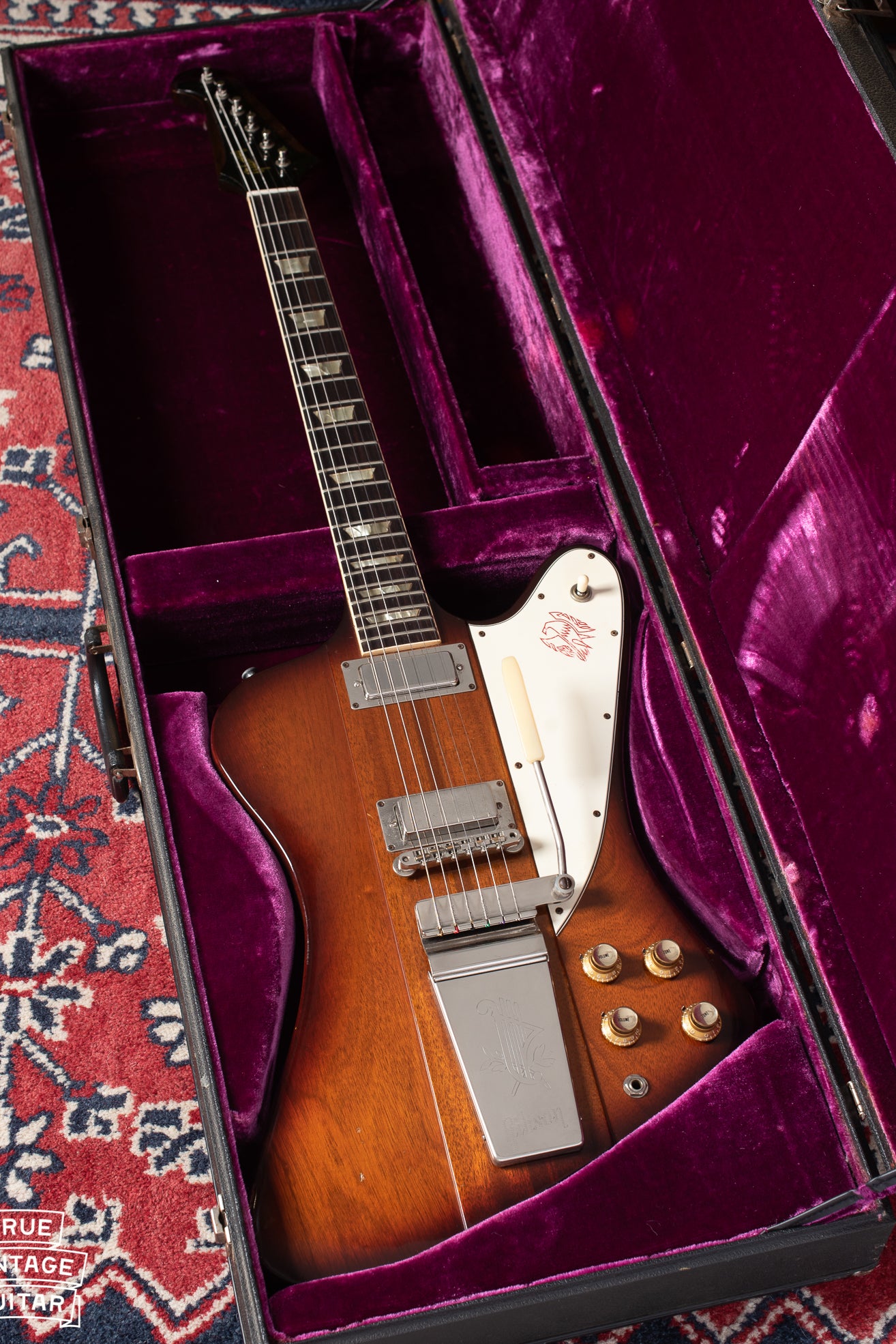 Gibson Firebird V 1964 in purple case