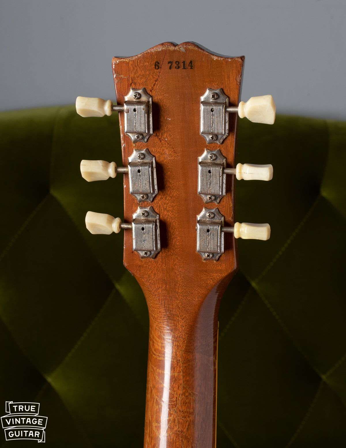 Back of headstock with single line Kluson tuner 1956 Gibson Les Paul goldtop