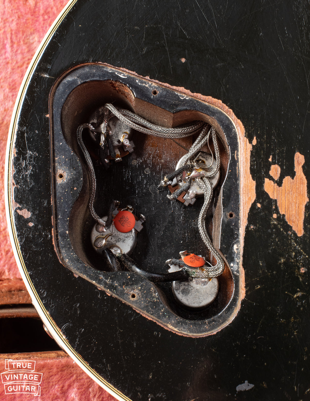 Control cavity with potentiometers and capacitor on Gibson Les Paul Custom 1960