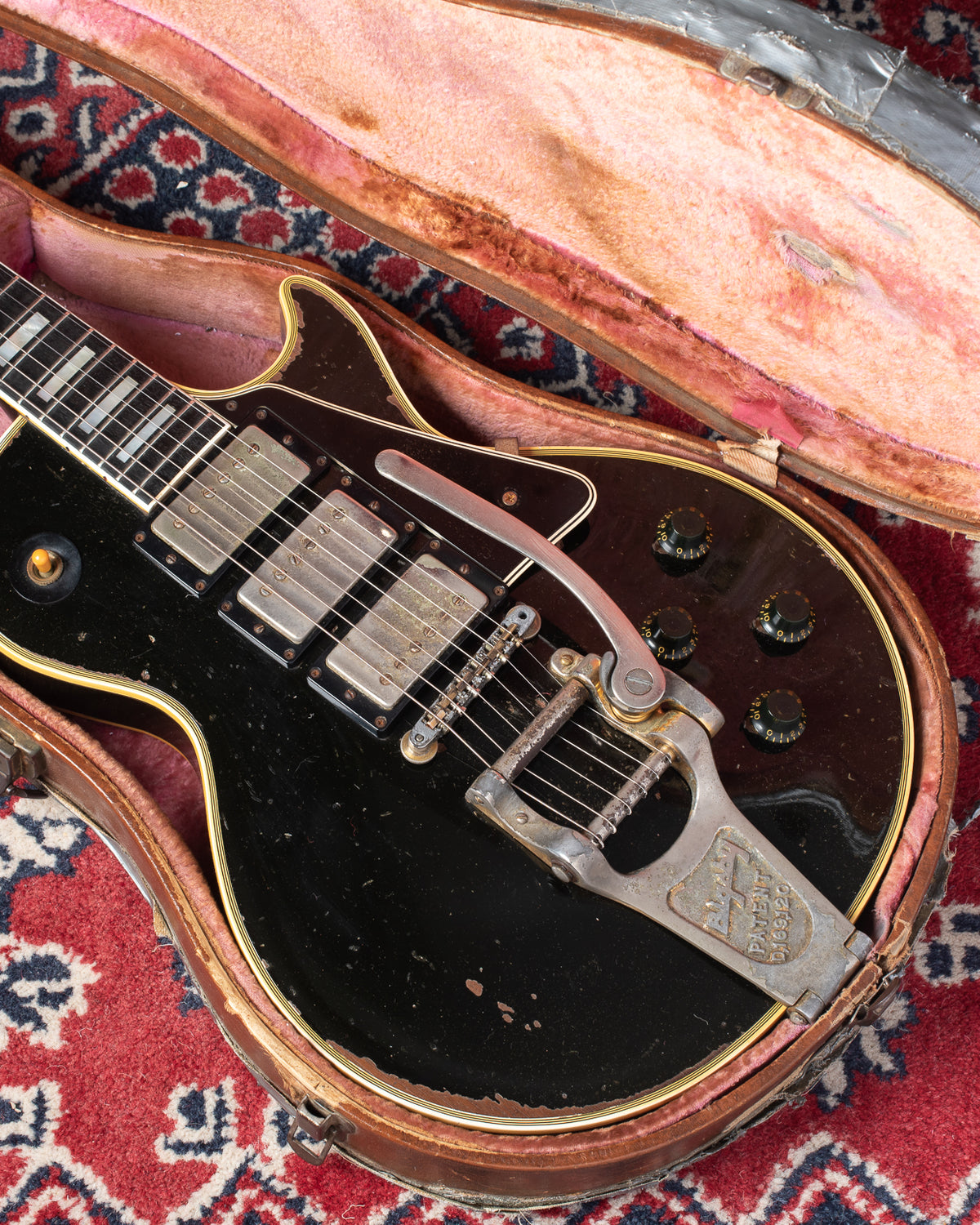 1960 Gibson Les Paul Custom black in pink and brown case