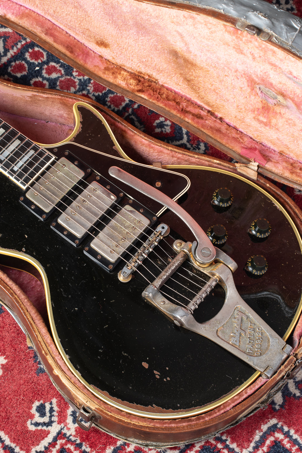 1960 Gibson Les Paul Custom black in pink and brown case