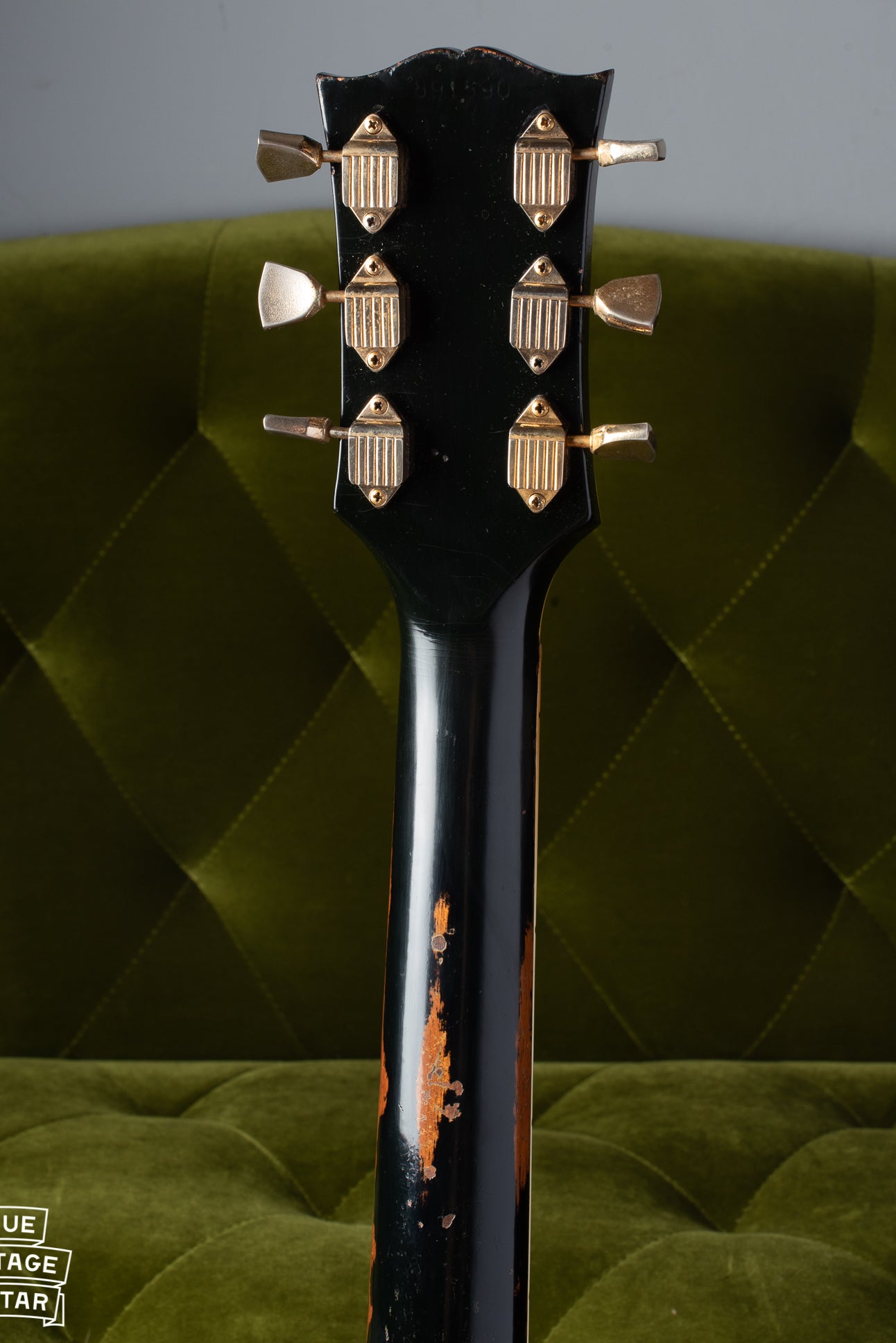 Waffle back gold Kluson tuners, small volute, no Made In USA stamp, 1969 Gibson Les paul Custom black.