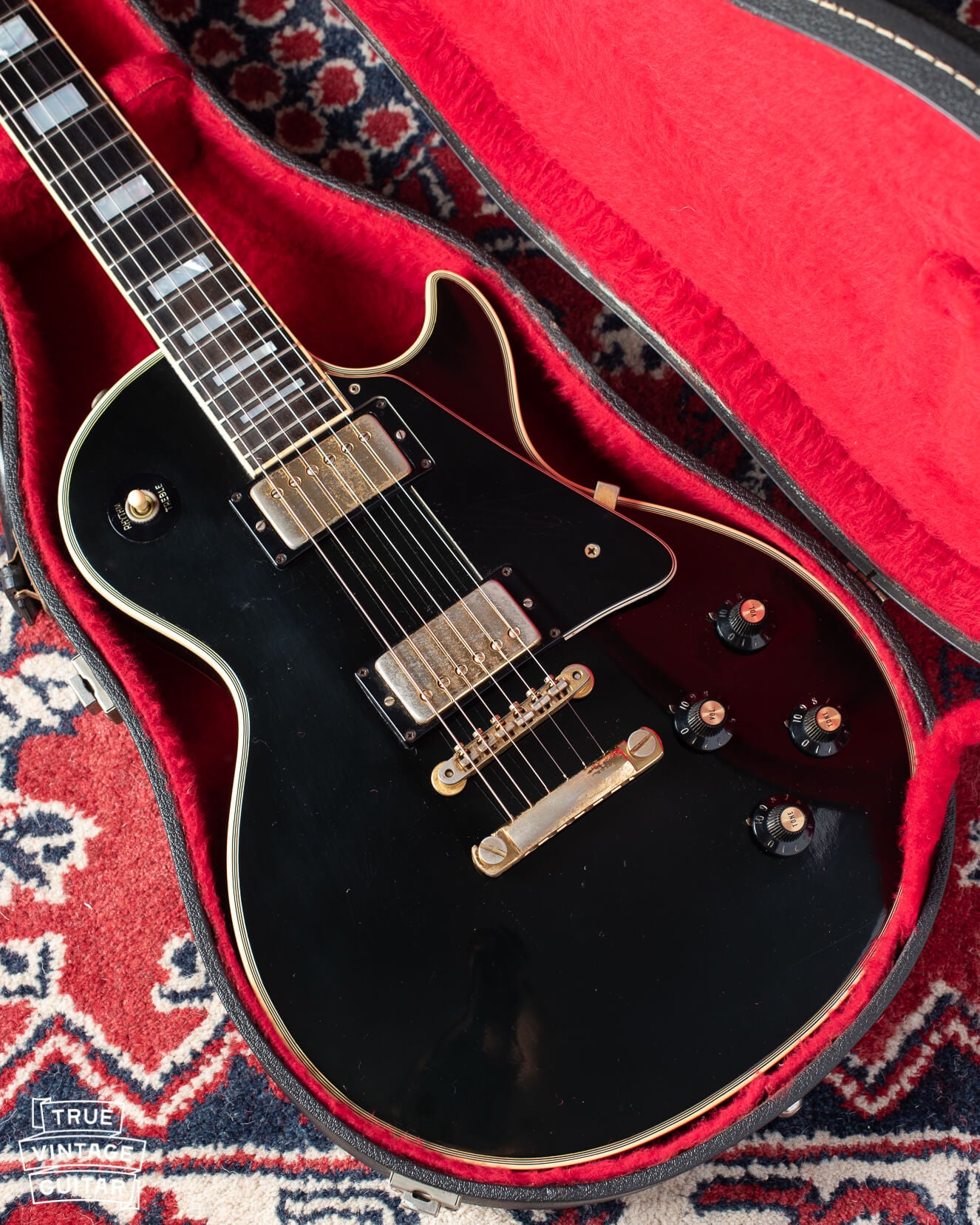 Gibson Les Paul Custom 1974 in original case with red lining and black exterior