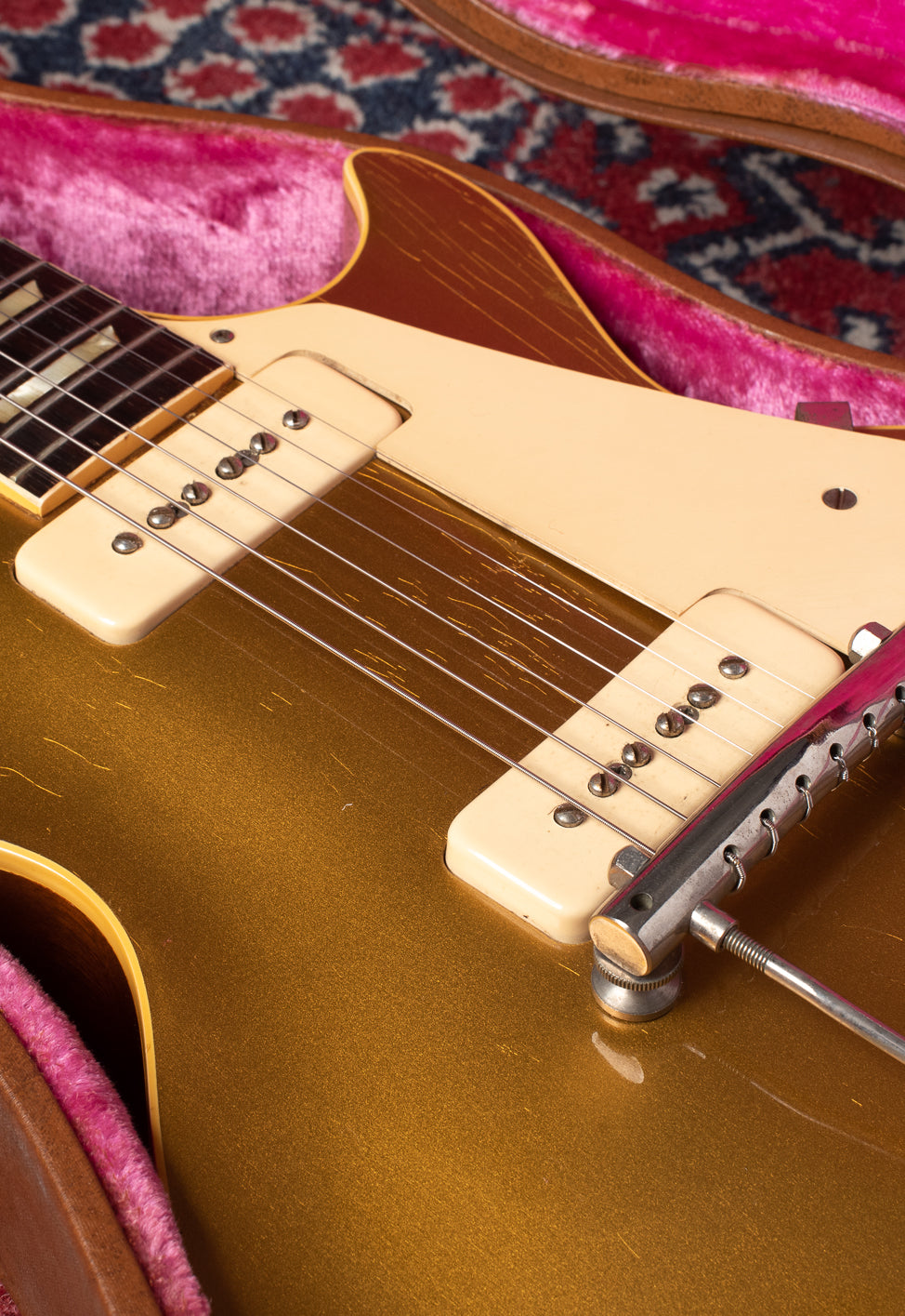 P-90 pickups, gold finish, yellow catalin switch tip