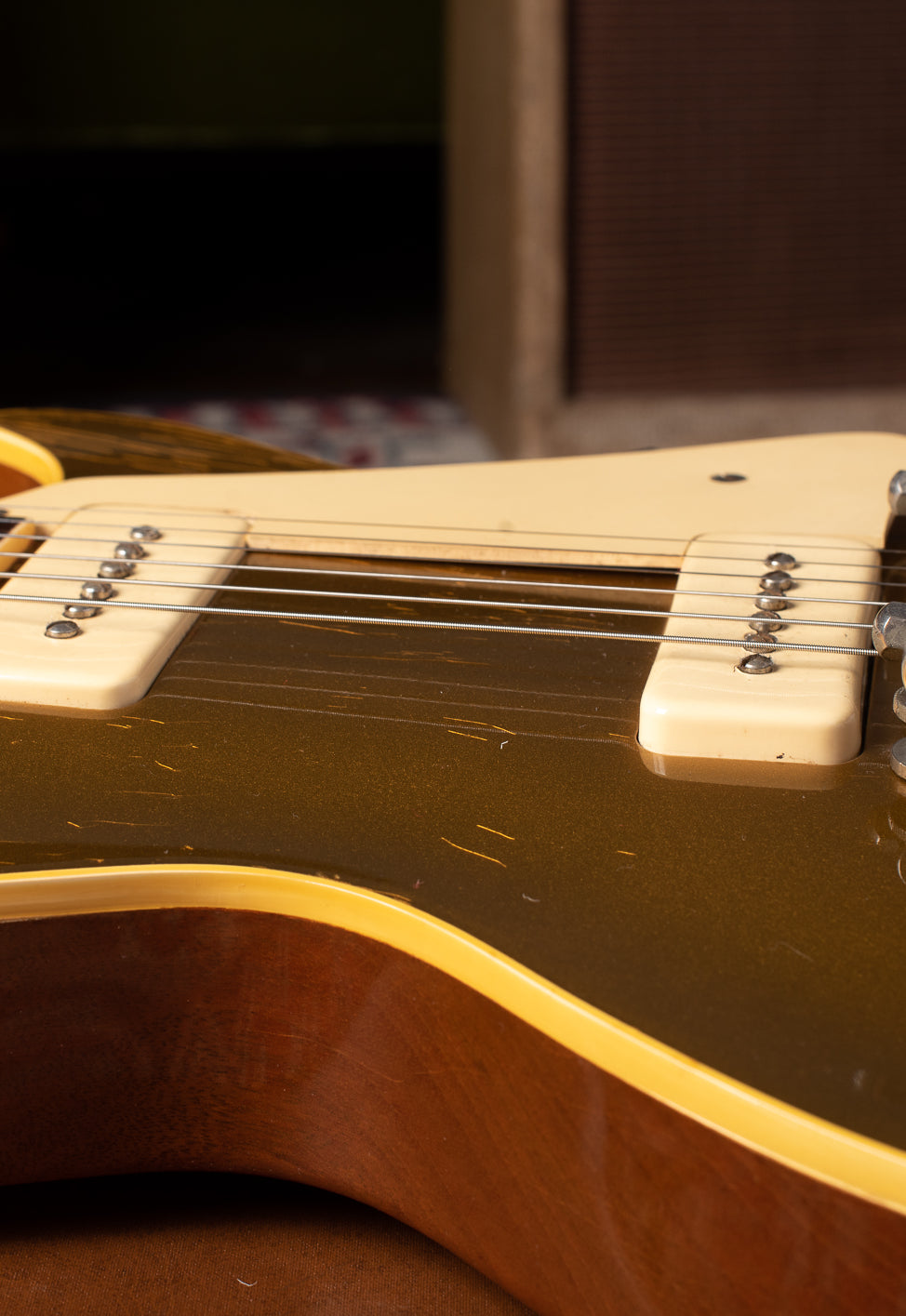 P-90 pickups with cream covers