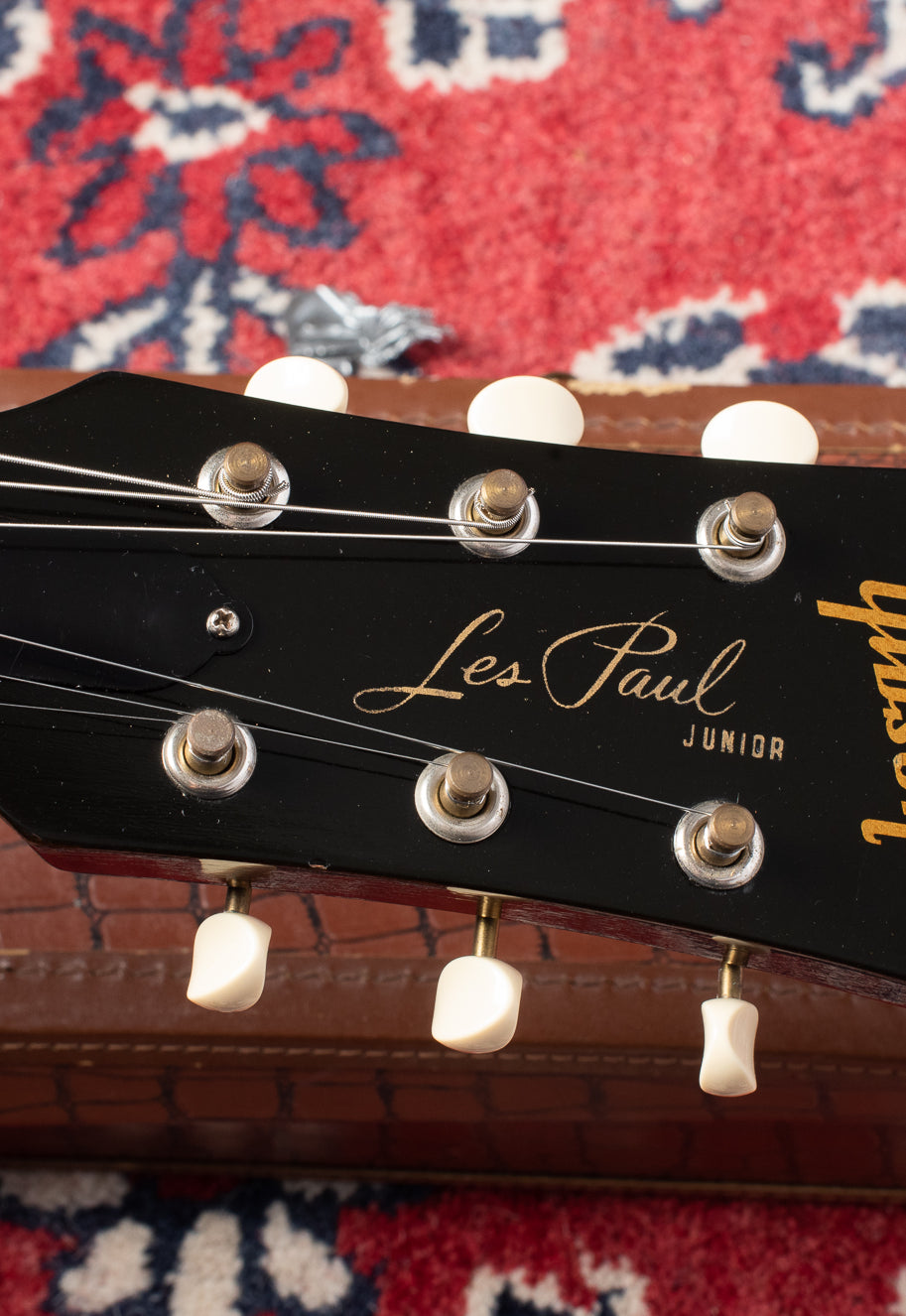 Les Paul Junior headstock with Gibson logo