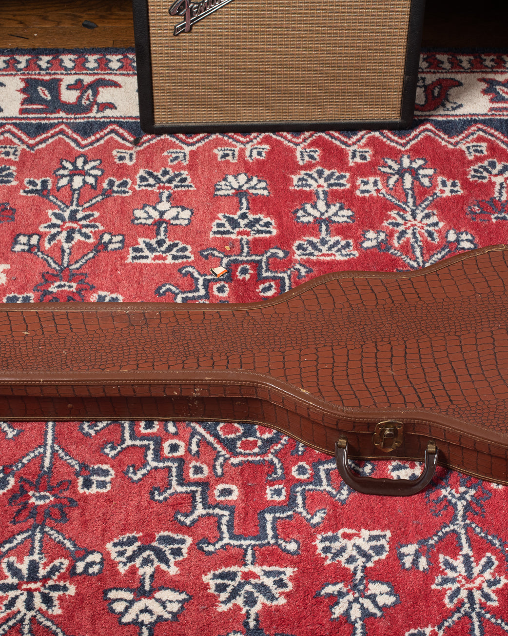 Brown alligator case for Les Paul guitars 1950s