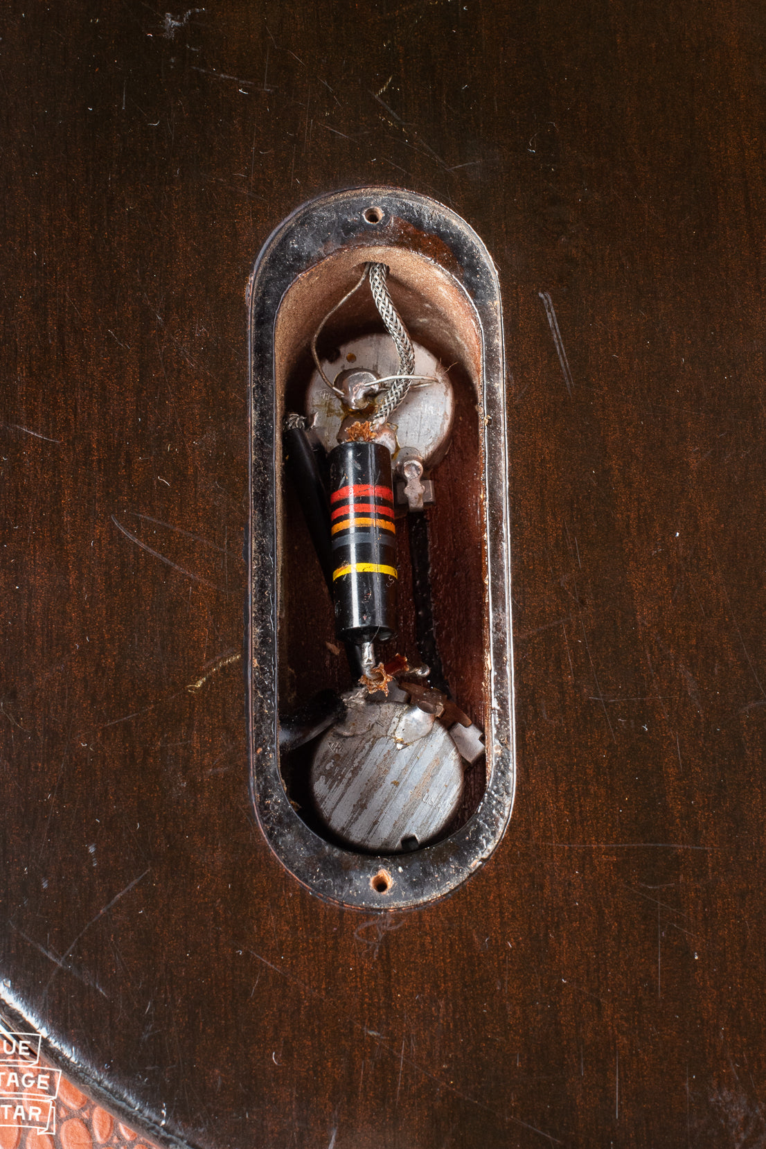 Control cavity, bumble bee capacitor, original potentiometers