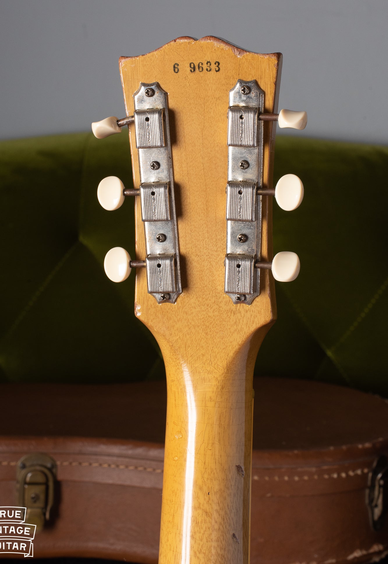Single line Kluson tuners on Gibson Les Paul Special 1956