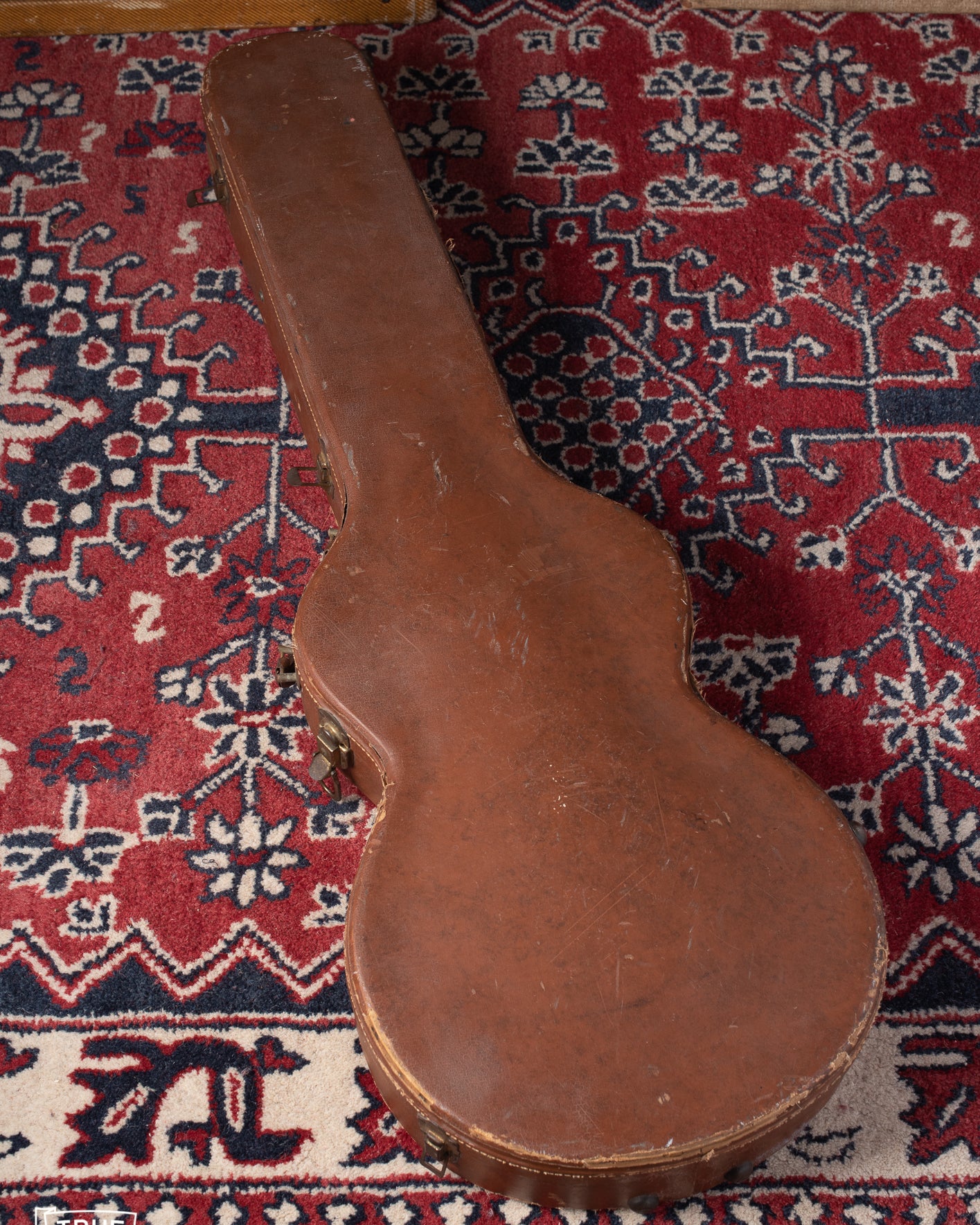 Brown cali girl Lifton case with pink interior