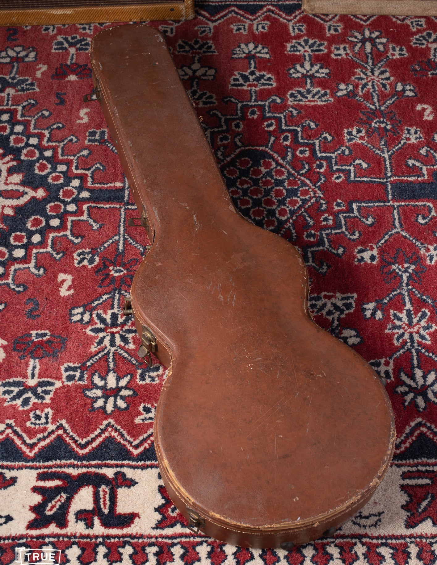 Brown cali girl Lifton case with pink interior