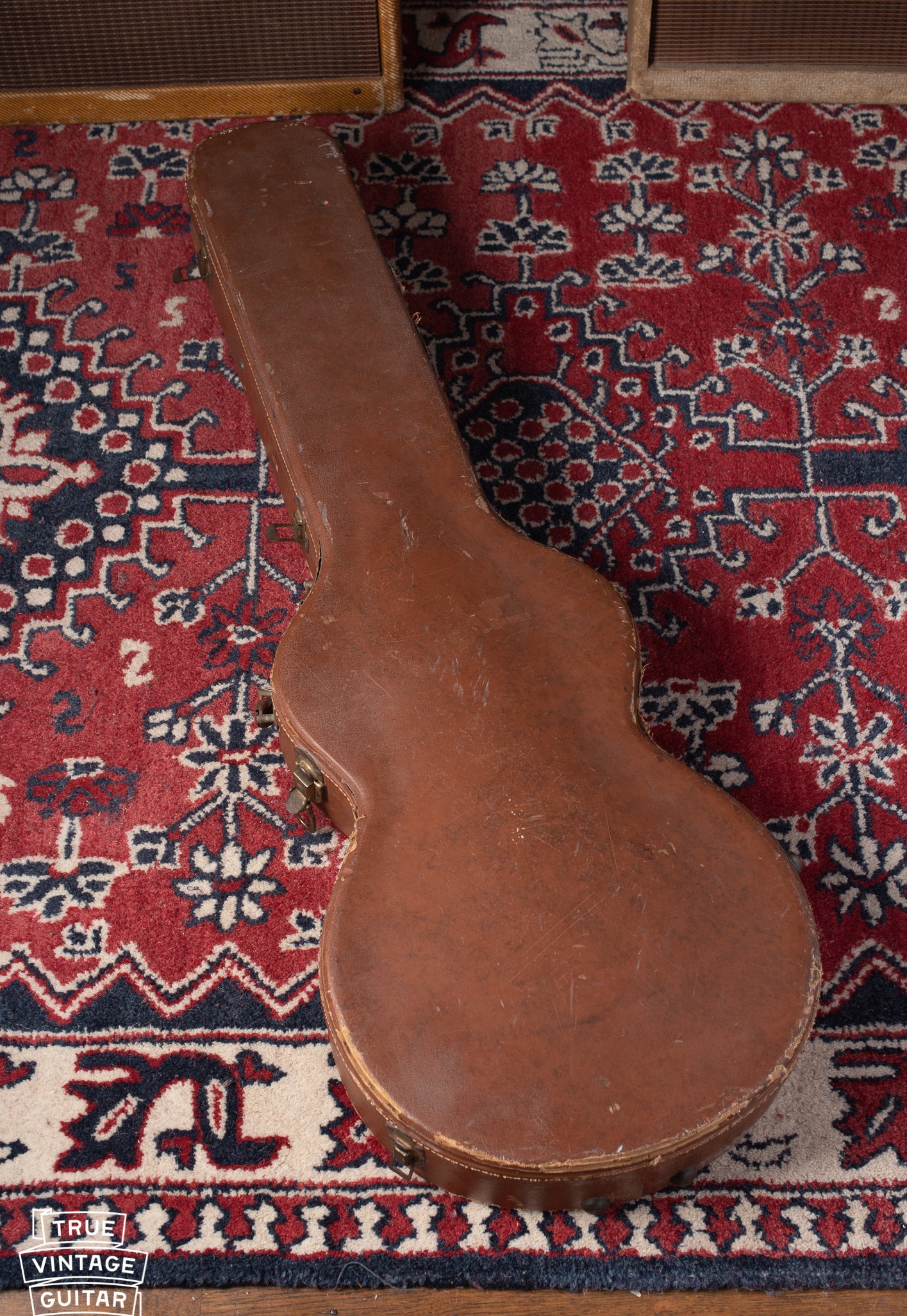 Brown cali girl Lifton case with pink interior