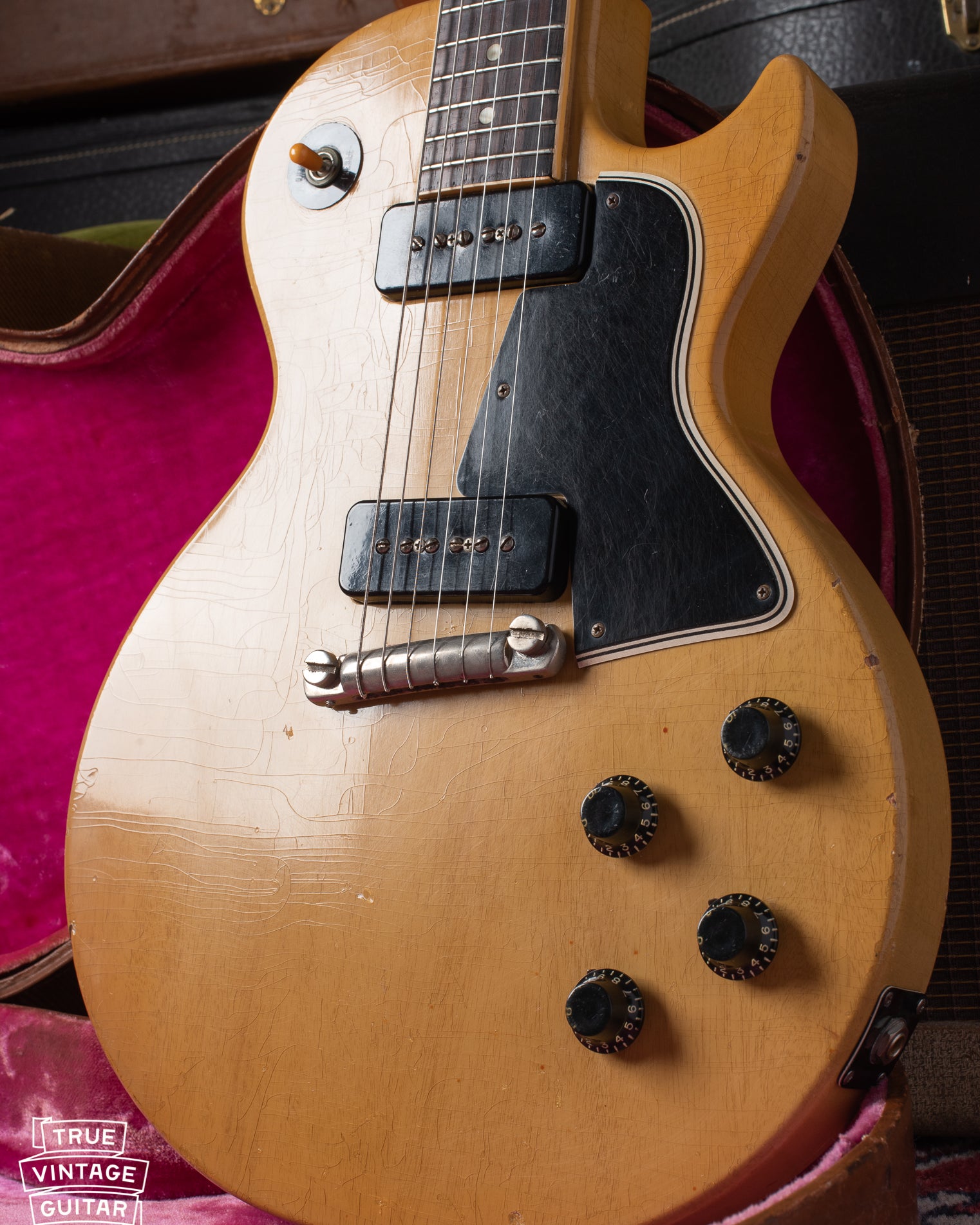 Finish checking and cracks on Gibson Les Paul Special 1956