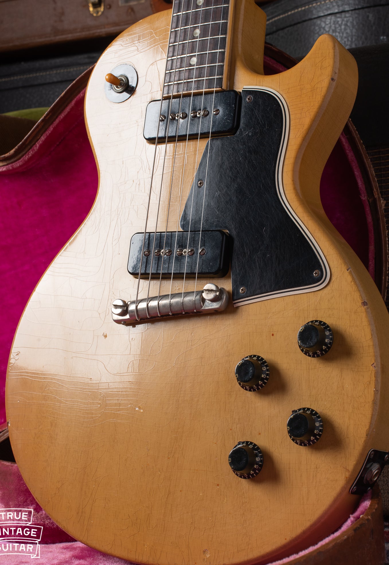 Finish checking and cracks on Gibson Les Paul Special 1956