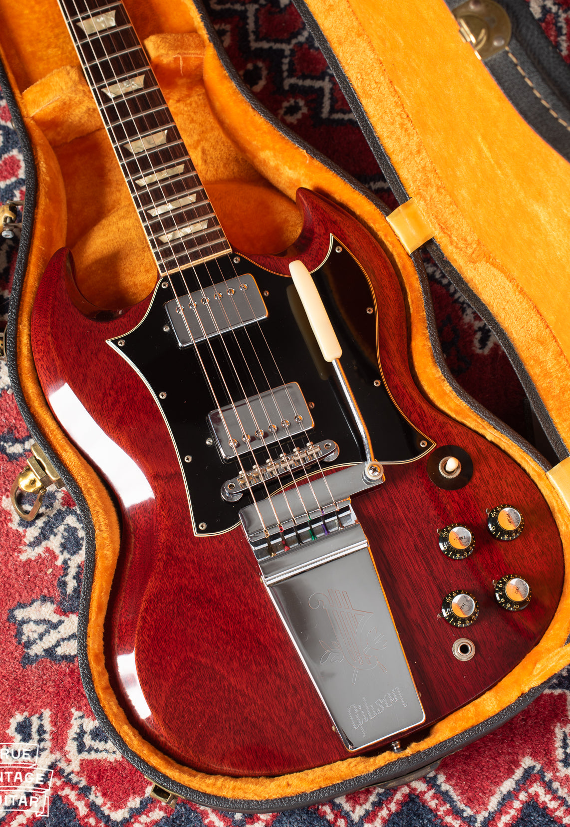 Gibson SG 1969 Cherry Red in original black and yellow case