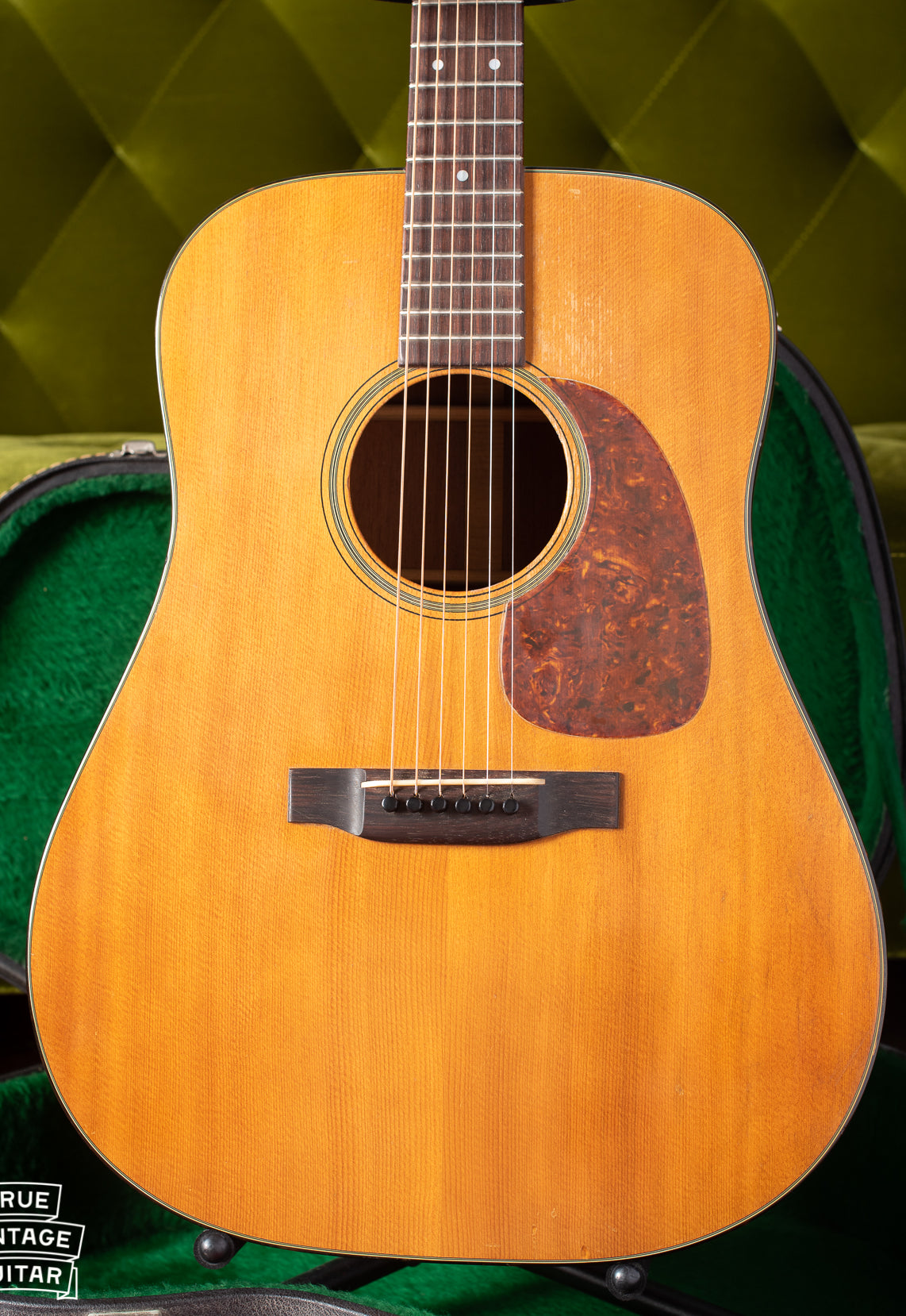 Martin D-18 1957 vintage acoustic guitar