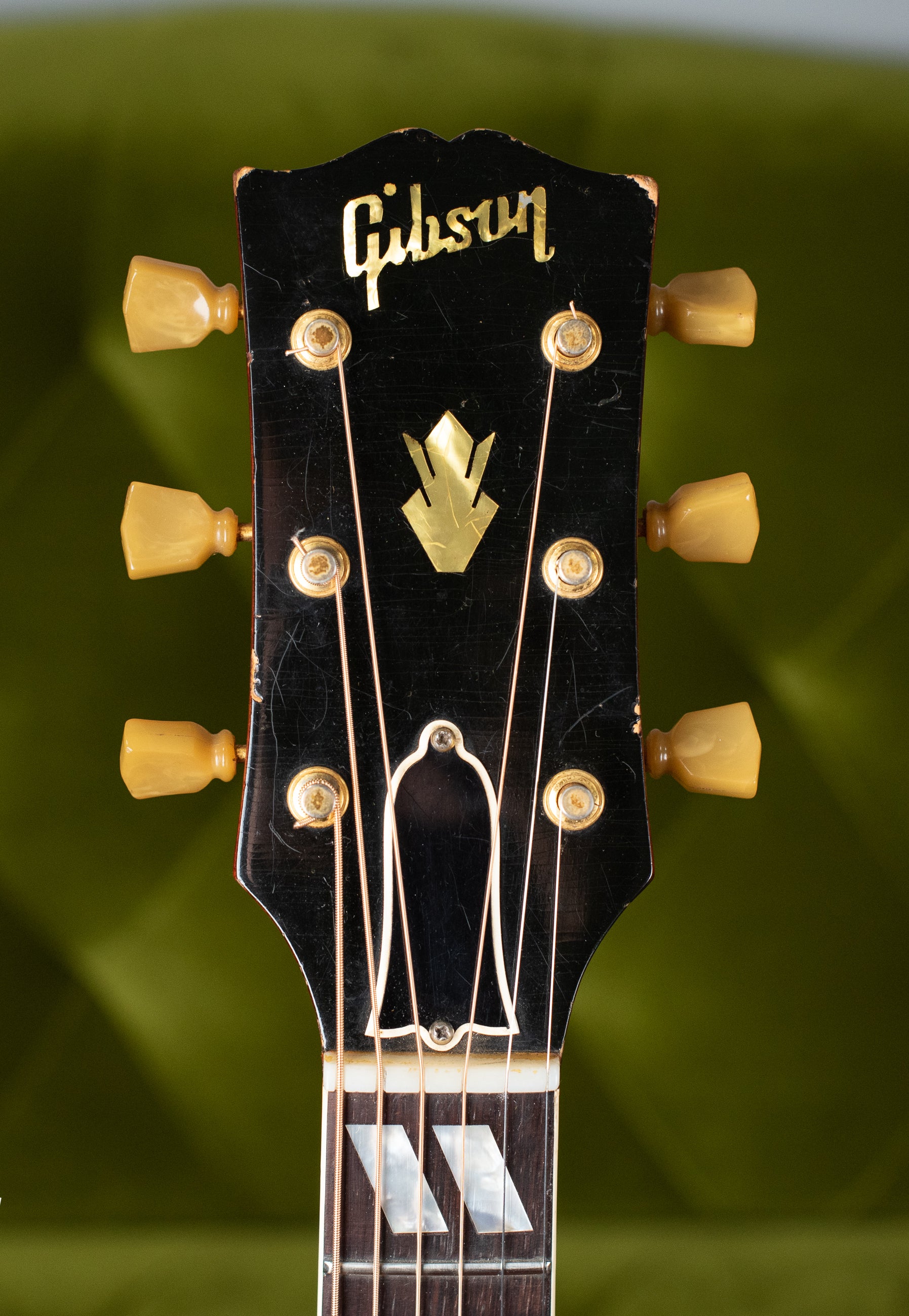 Pearl Gibson logo, Hummingbird headstock