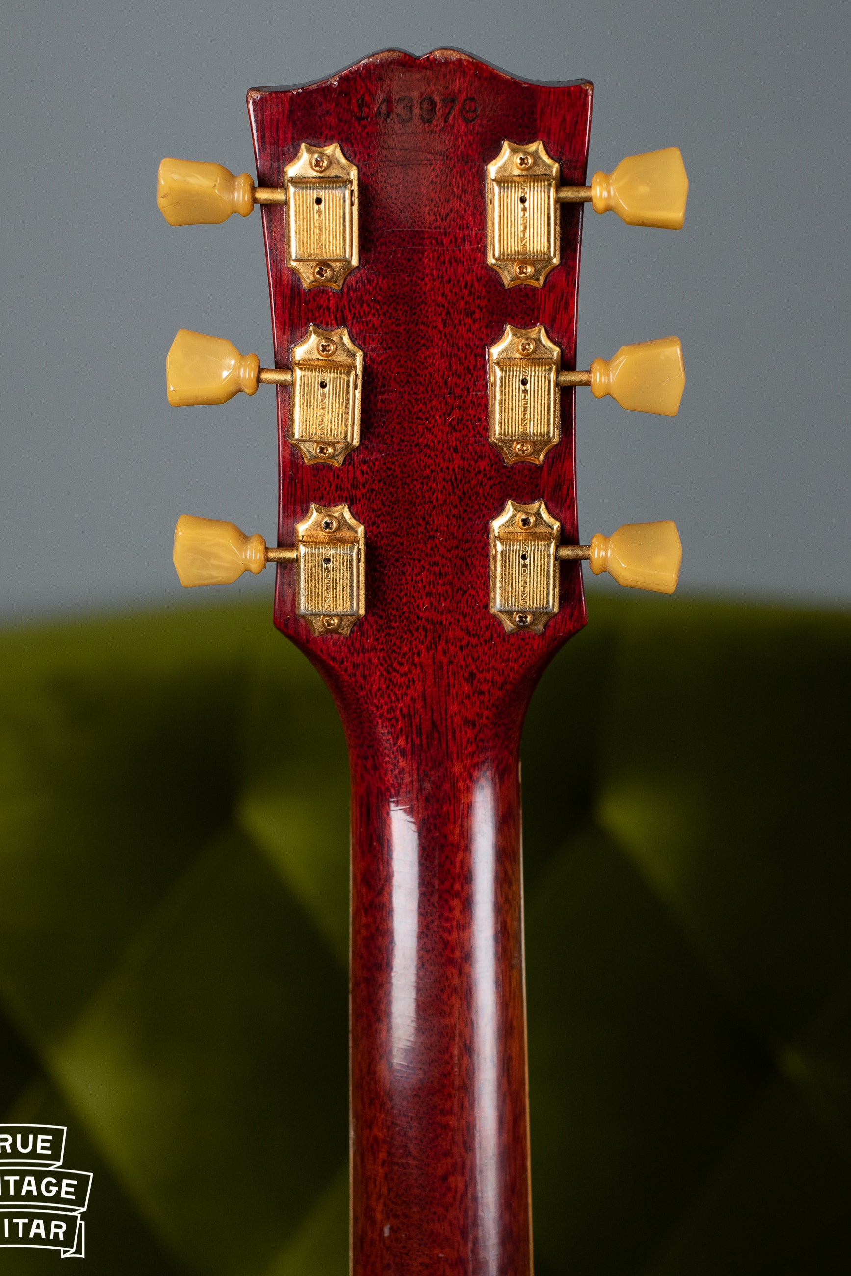 Single line gold Kluson opal button tuners Gibson Hummingbird 1963