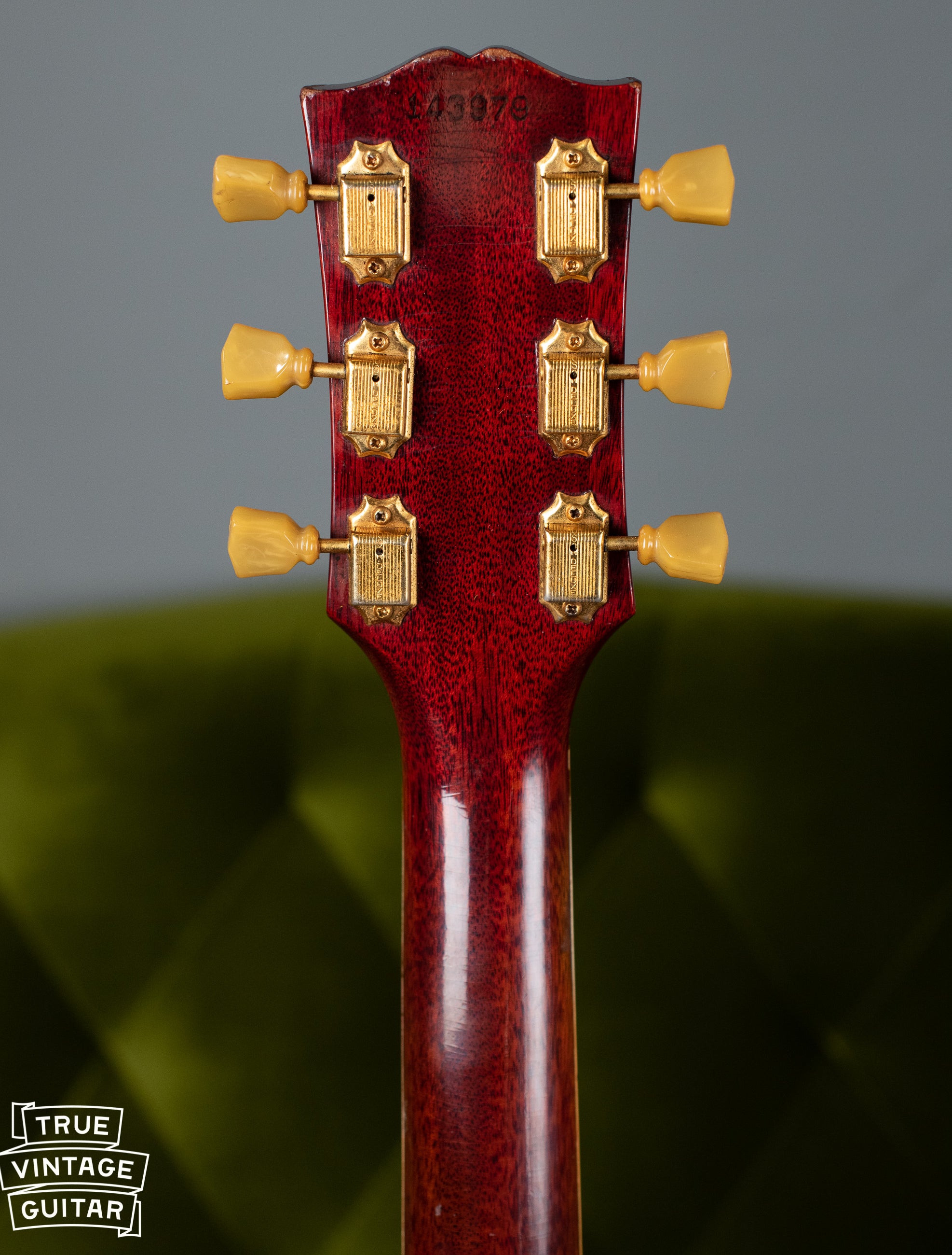 Single line gold Kluson opal button tuners Gibson Hummingbird 1963