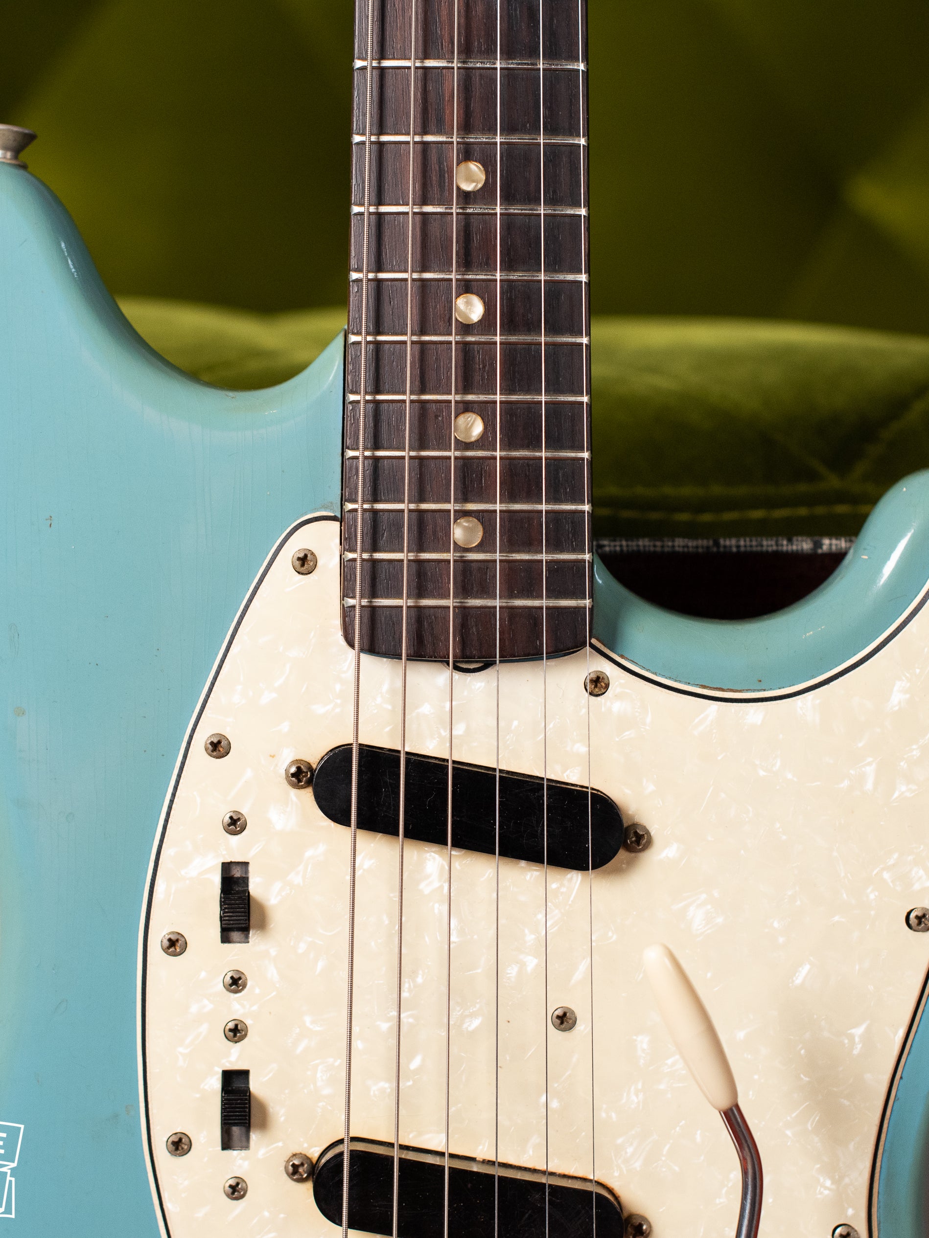 Vintage 1966 Fender Mustang Blue, fretboard