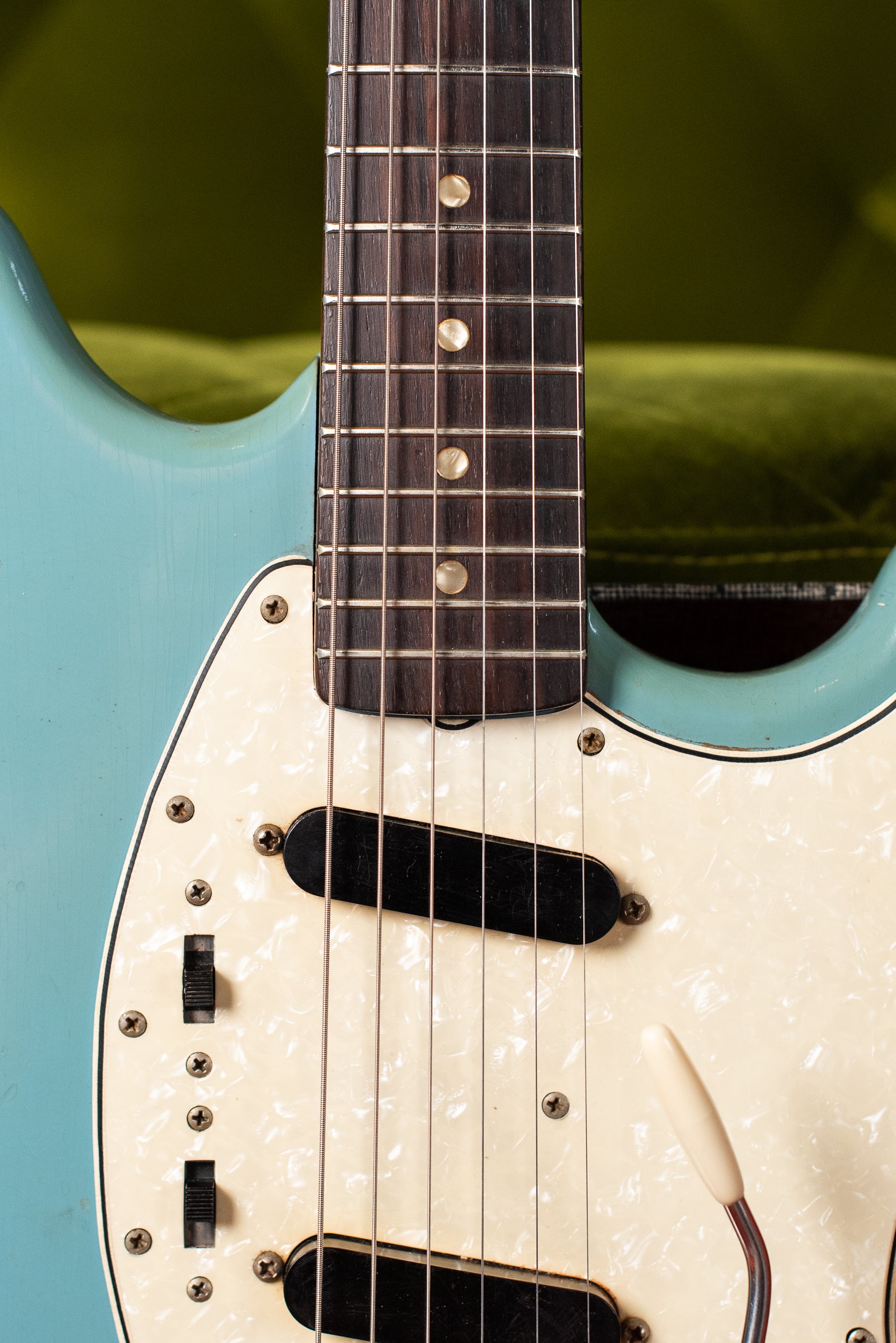 Vintage 1966 Fender Mustang Blue, fretboard