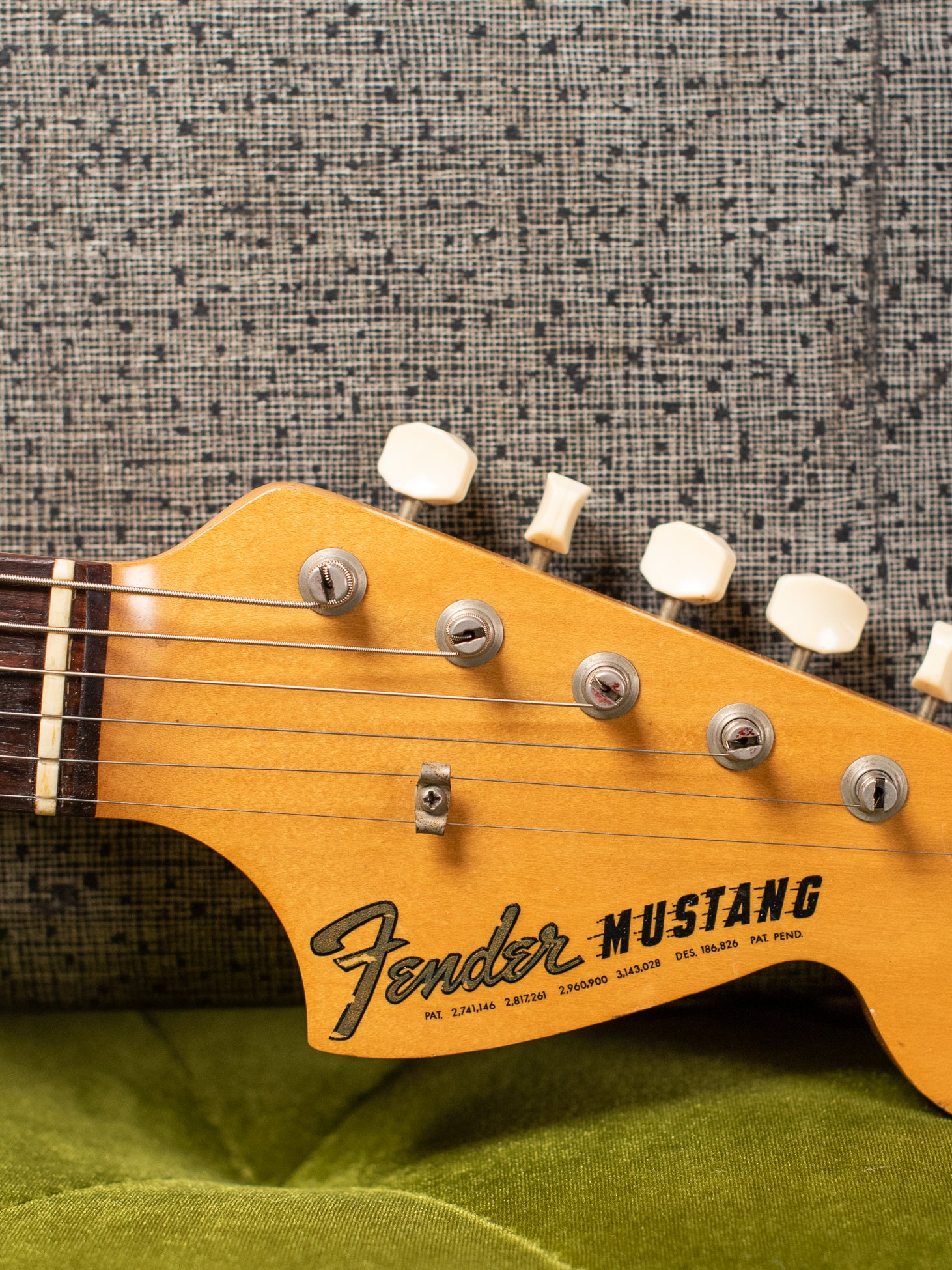 Headstock, Fender Mustang logo, Vintage 1966 Fender Mustang Blue