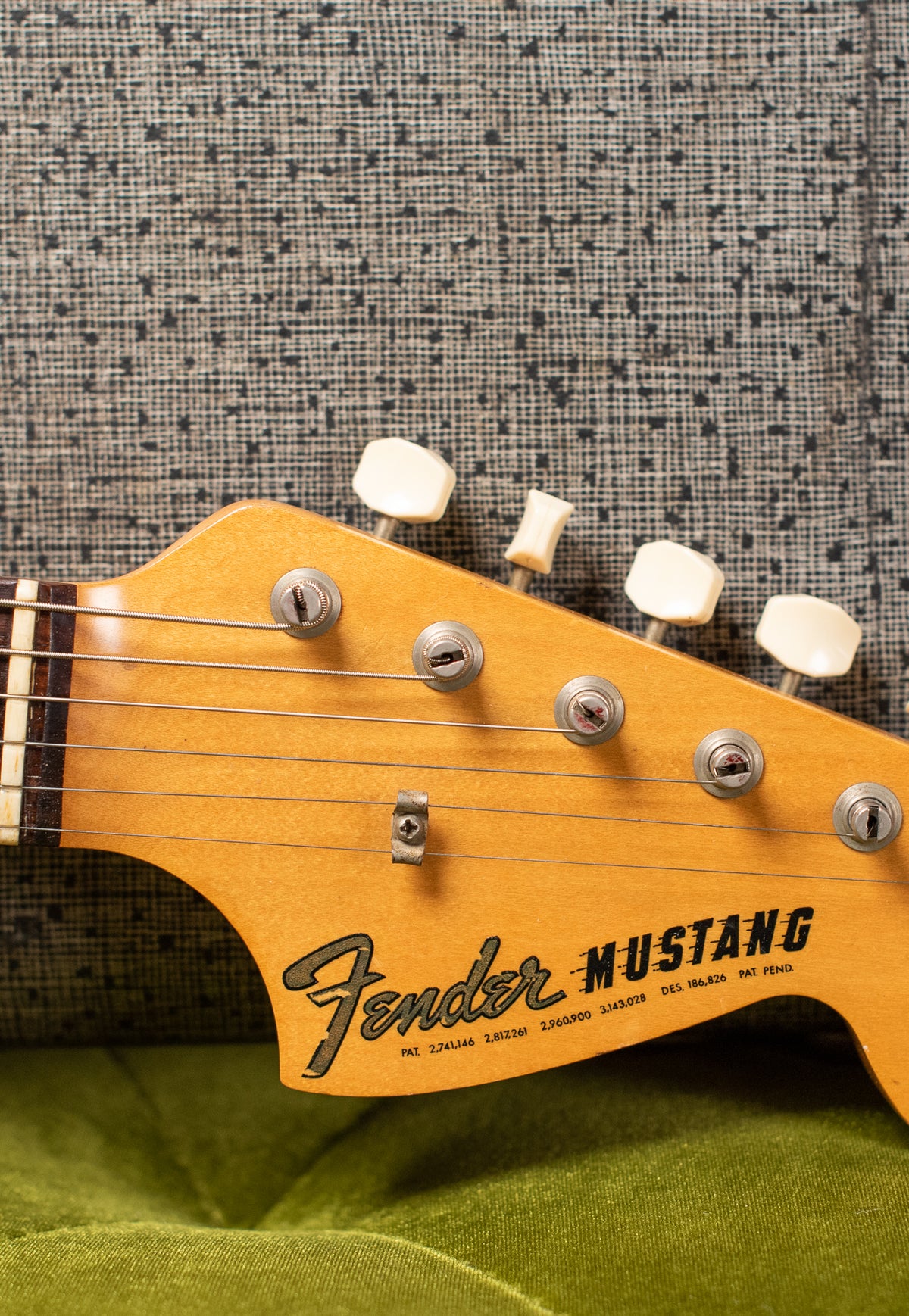 Headstock, Fender Mustang logo, Vintage 1966 Fender Mustang Blue