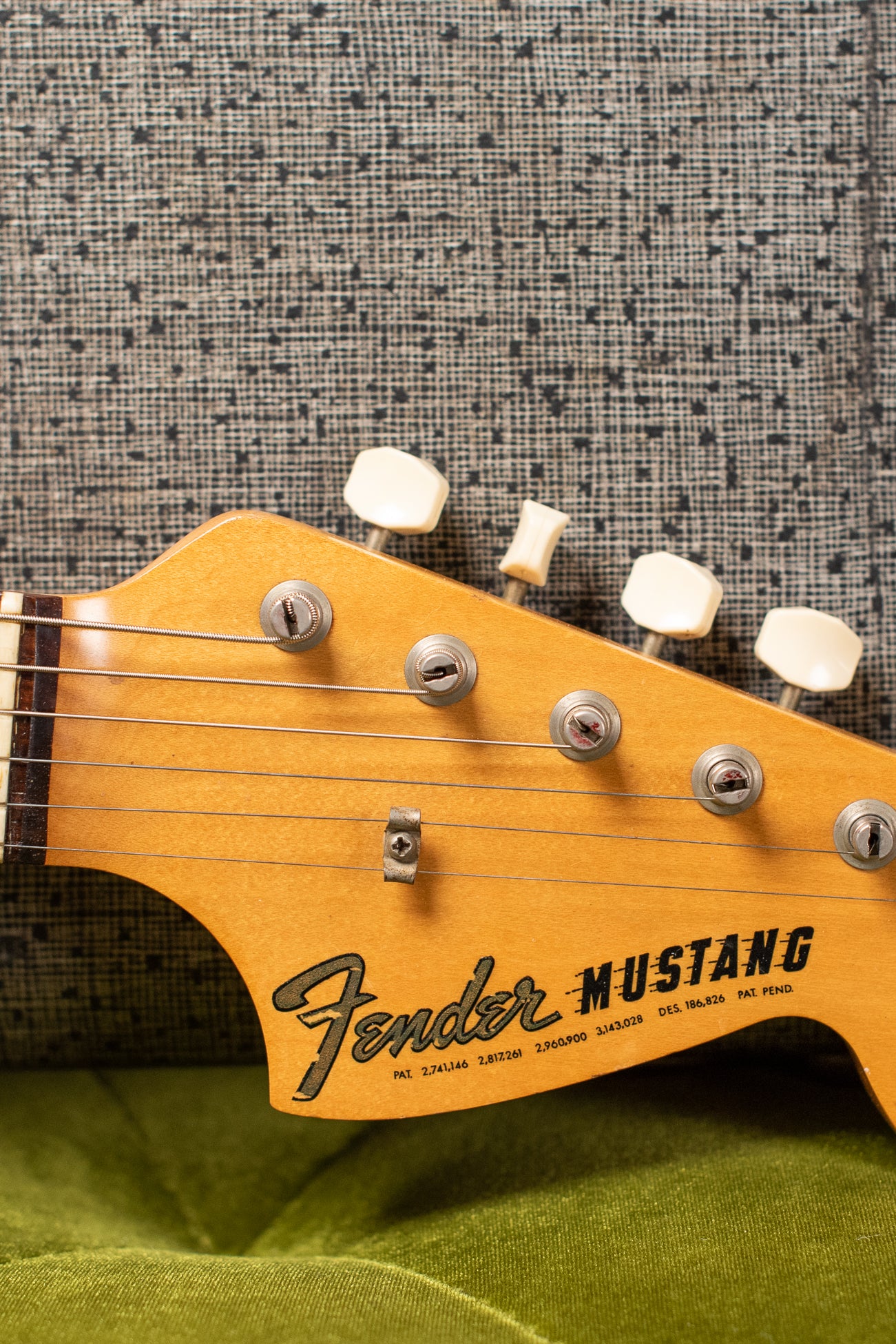 Headstock, Fender Mustang logo, Vintage 1966 Fender Mustang Blue
