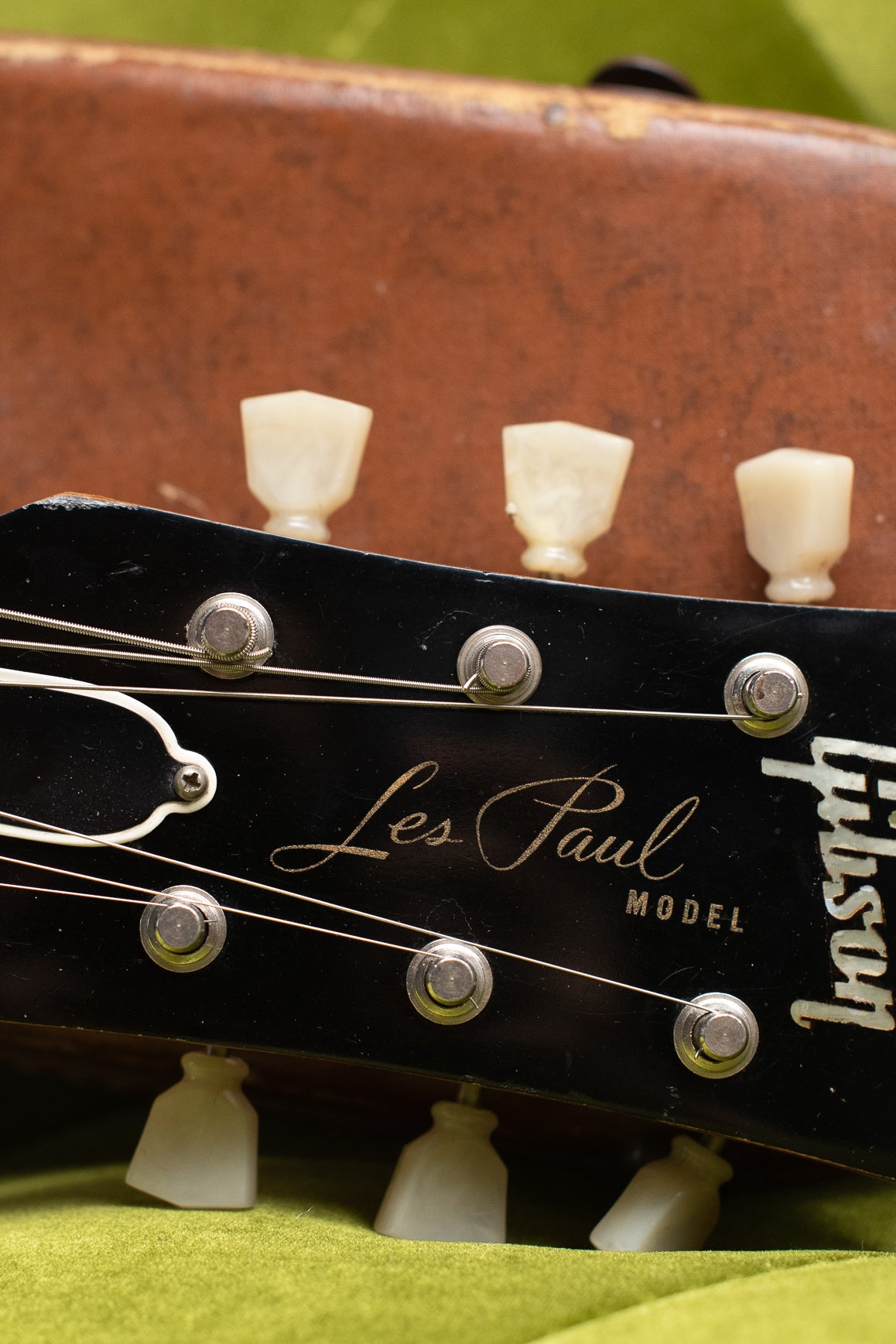Headstock, Vintage 1955 Gibson Les Paul Model Goldtop factory refinish update 1969