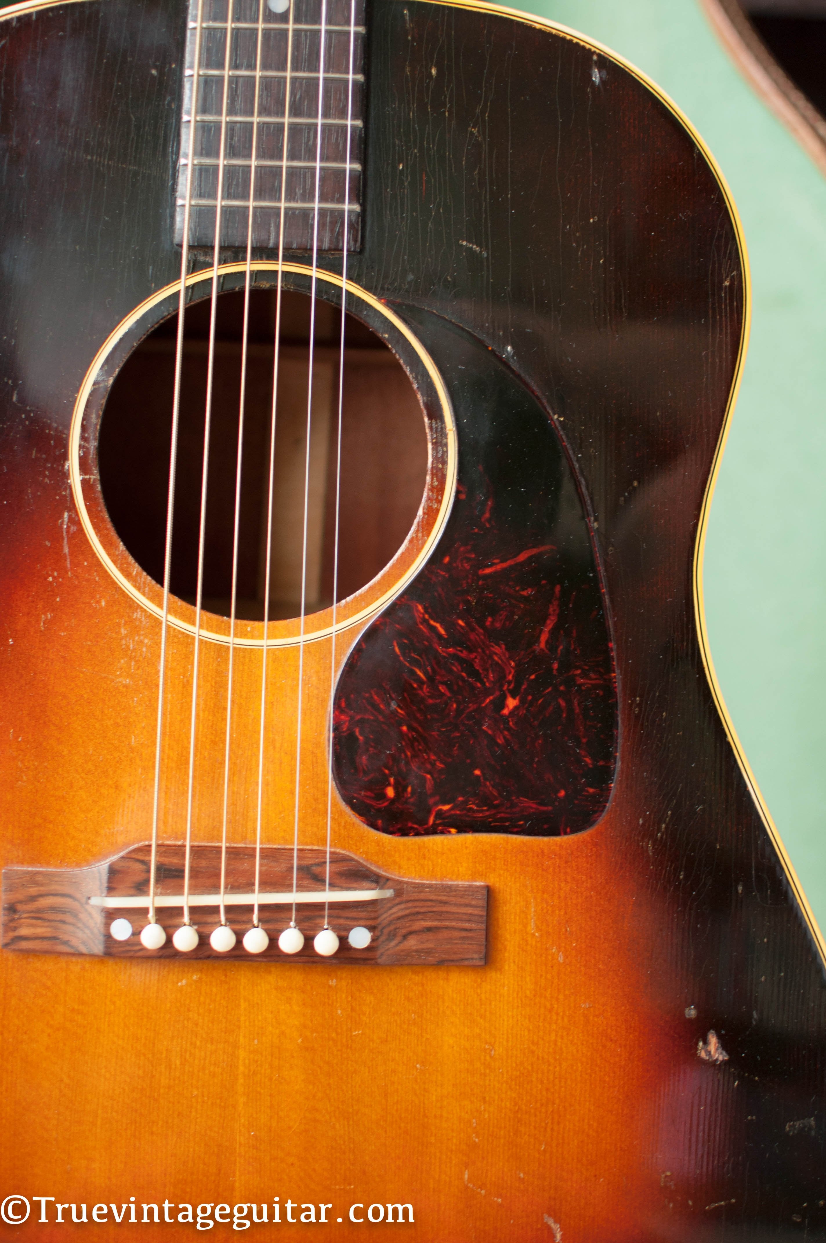 The Gibson J-45 Model Through the Years – True Vintage Guitar