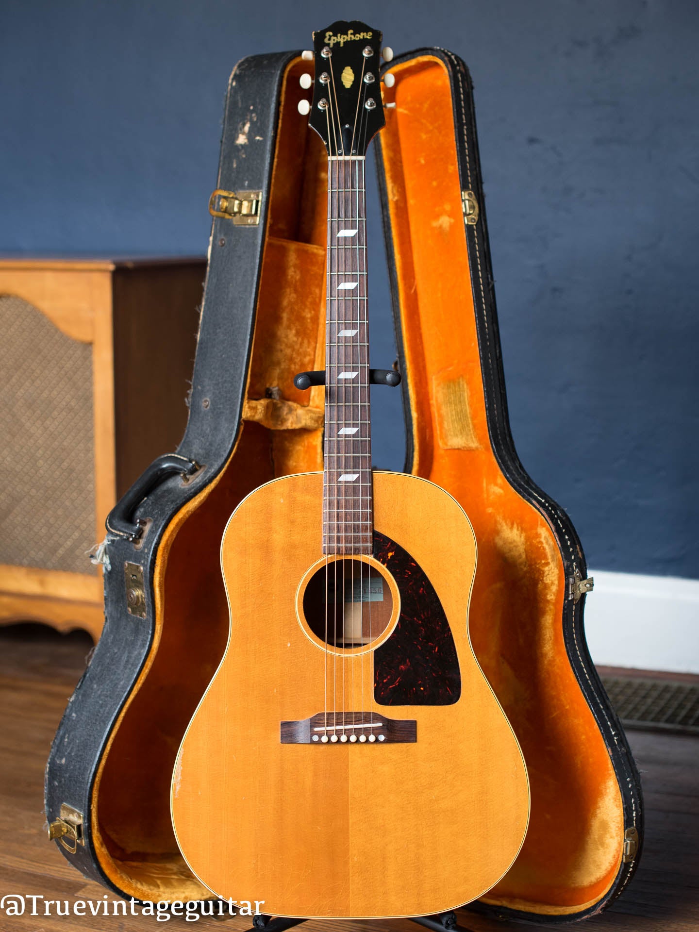 Vintage 1958 Epiphone FT-79N Texan acoustic guitar