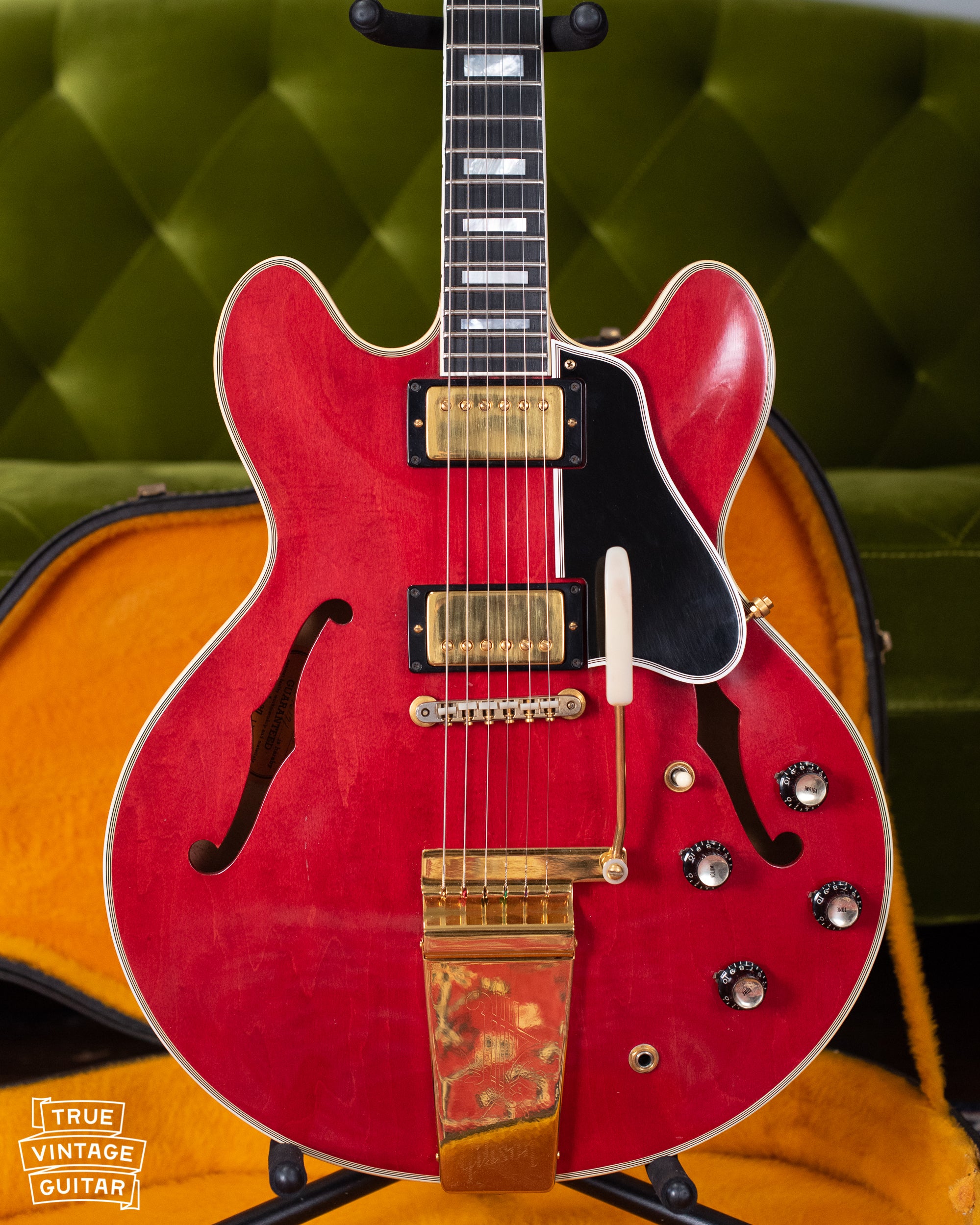 Gibson ES-355 1965, mono, red vintage guitar with gold hardware.