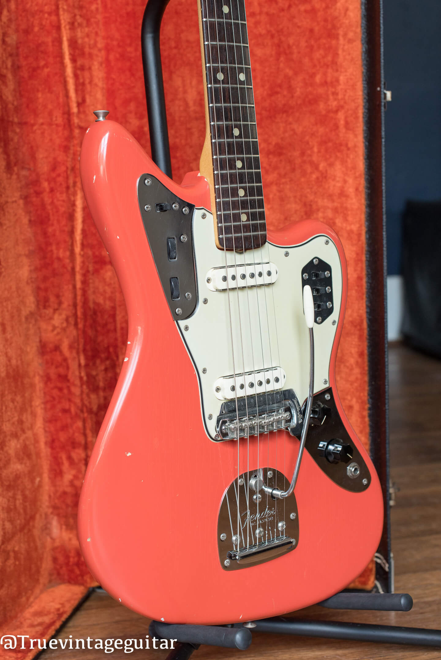 Fender Jaguar 1965 Fiesta Red pinkish orange salmon pink