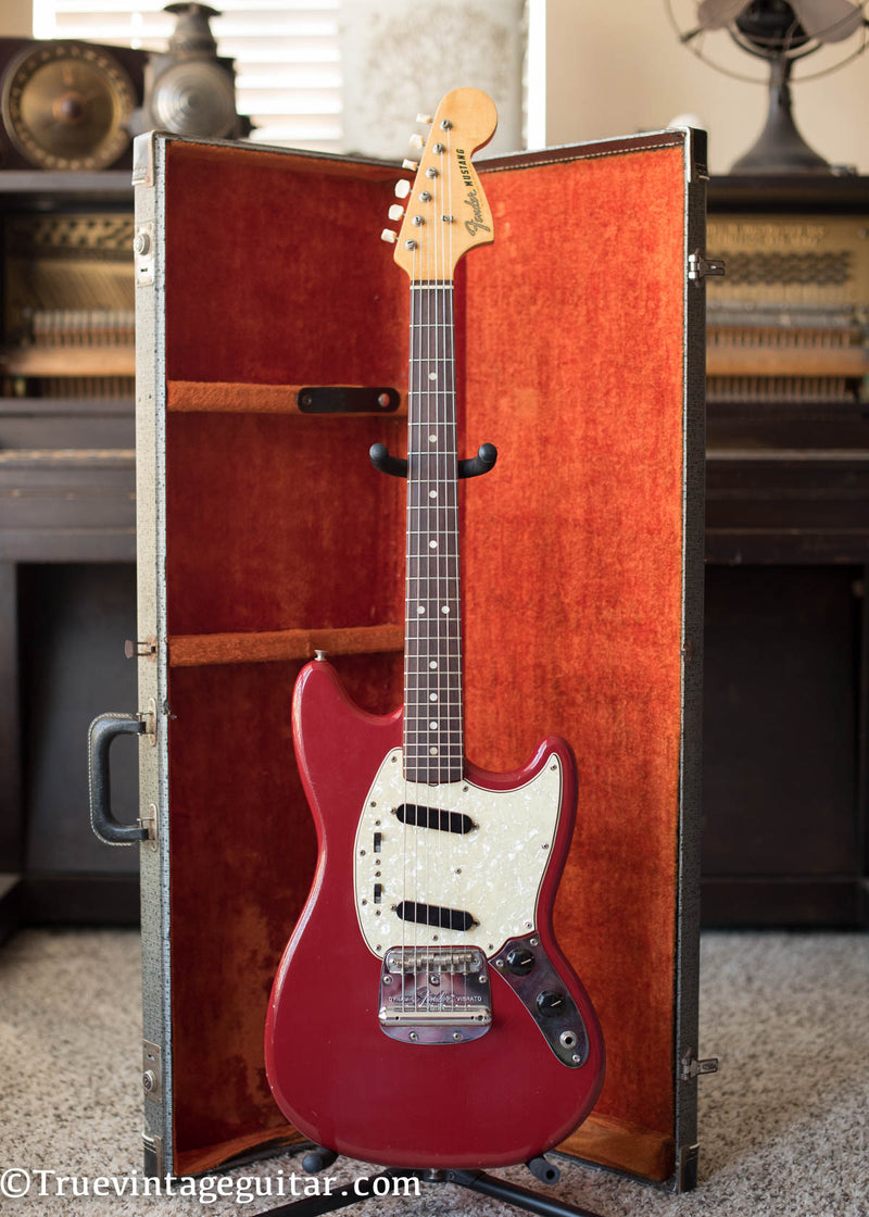 Fender Mustang Red guitar vintage 1966