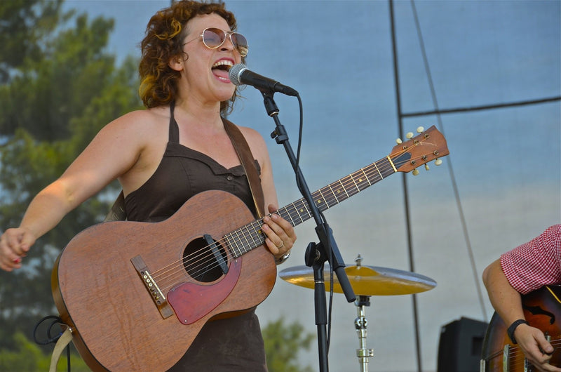 Artist Spotlight: Shovels and Rope and Old Gibson Guitars