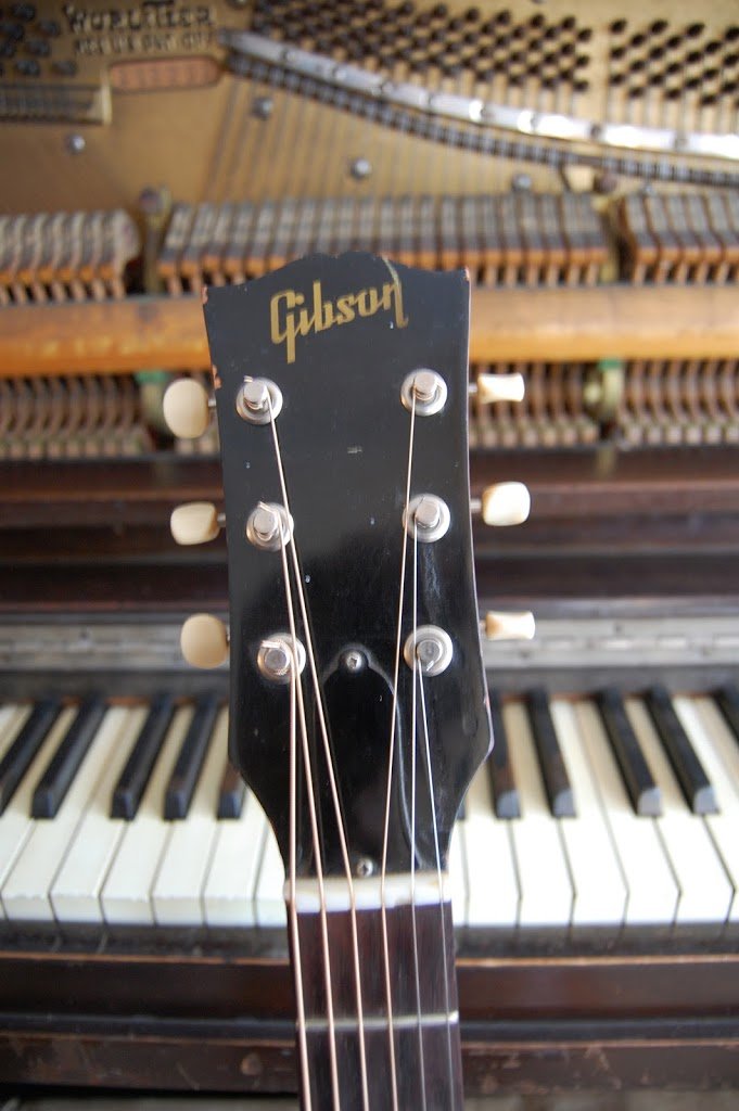 Why this is probably not a 1961 Gibson ES-125- what do you think?