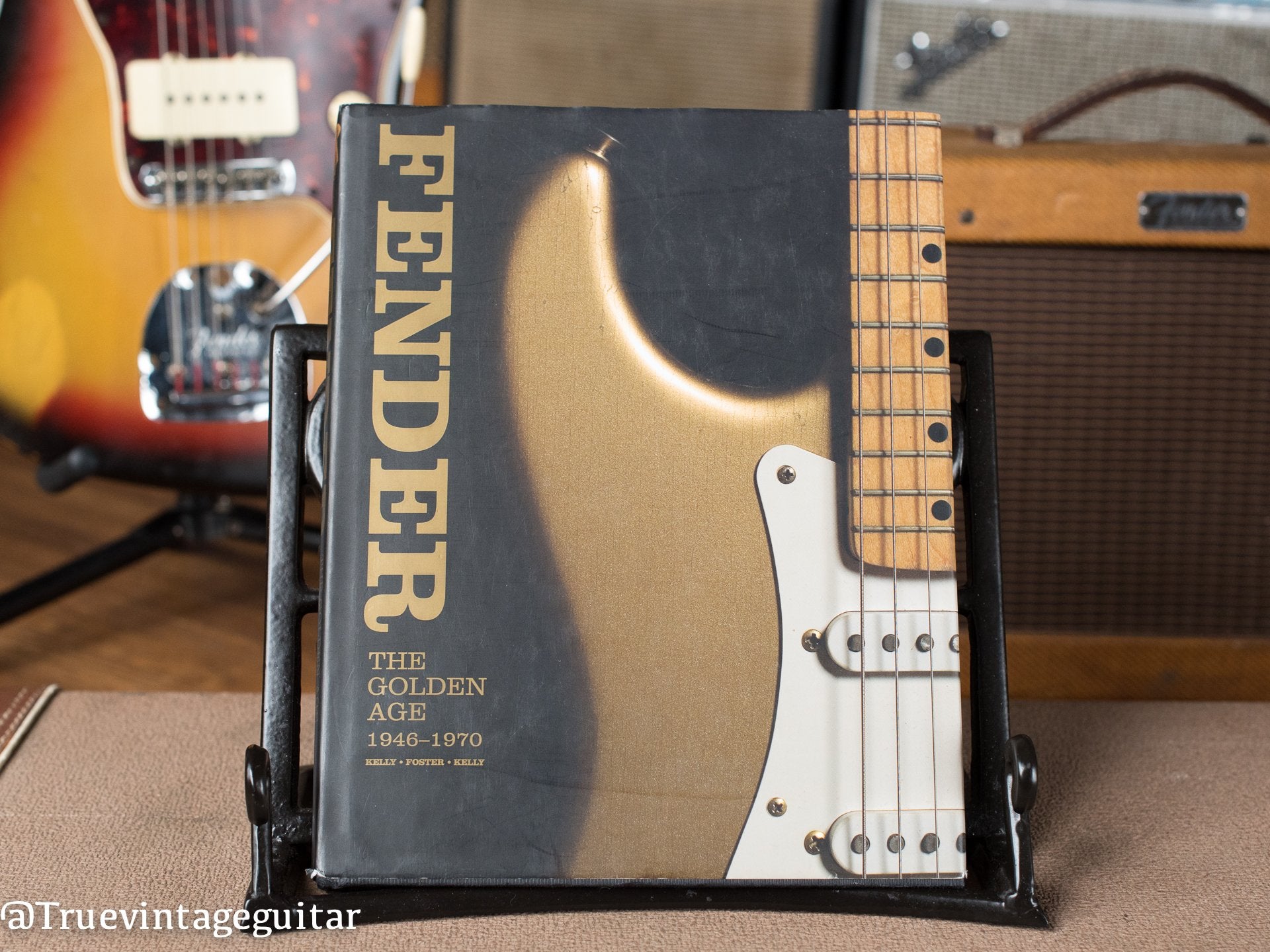 Vintage Guitar Library: Vintage Fender Book